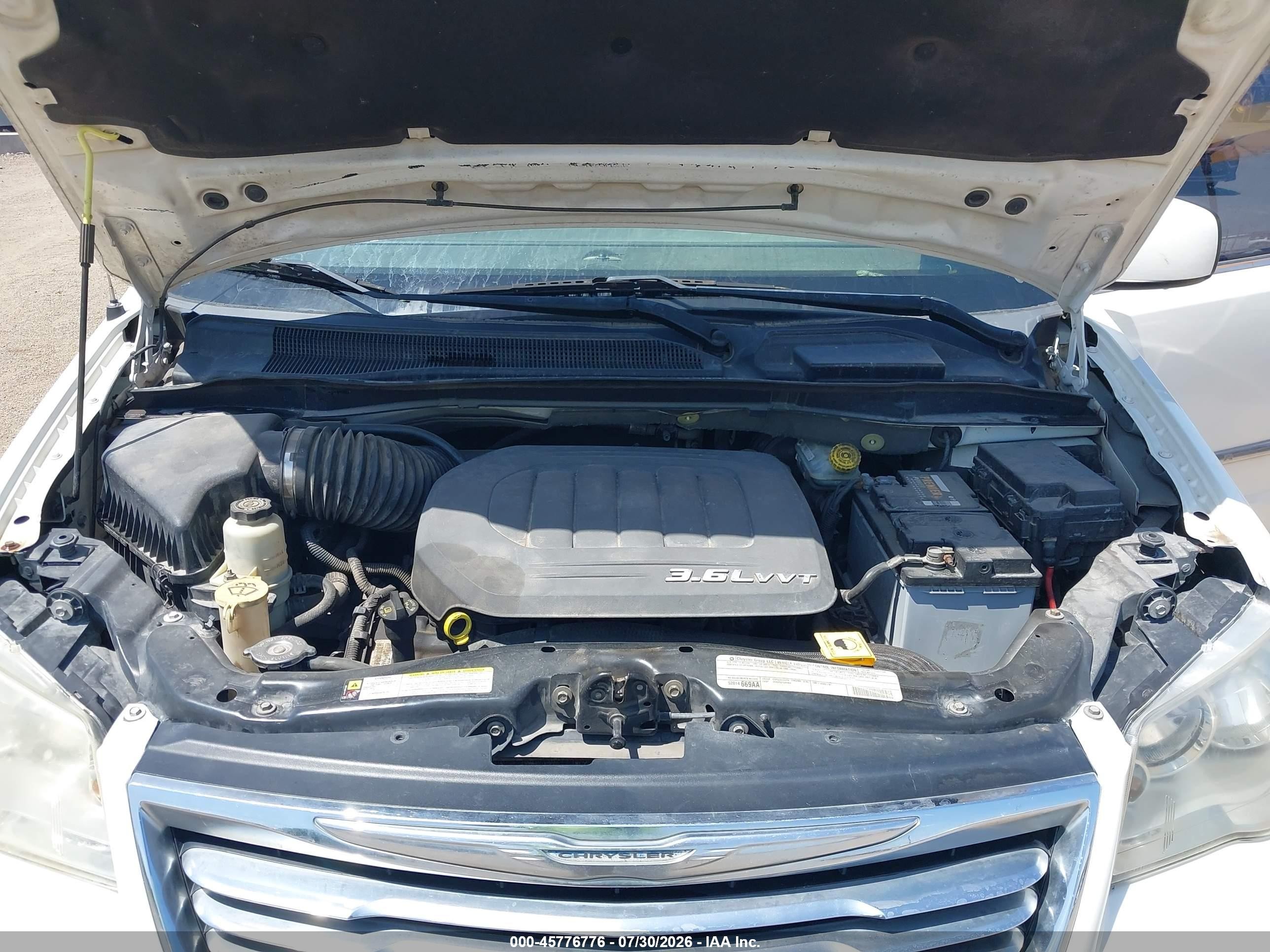 2012 Chrysler Town & Country Touring White vin: 2C4RC1BG6CR200339