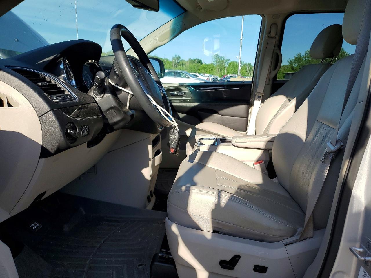 2012 Chrysler Town & Country Touring Silver vin: 2C4RC1BG6CR338639