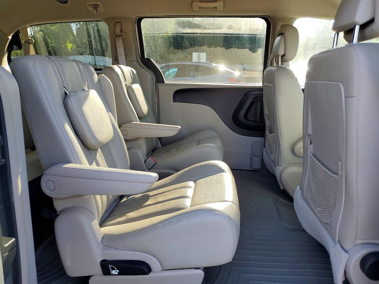2012 Chrysler Town & Country Touring Silver vin: 2C4RC1BG6CR338639