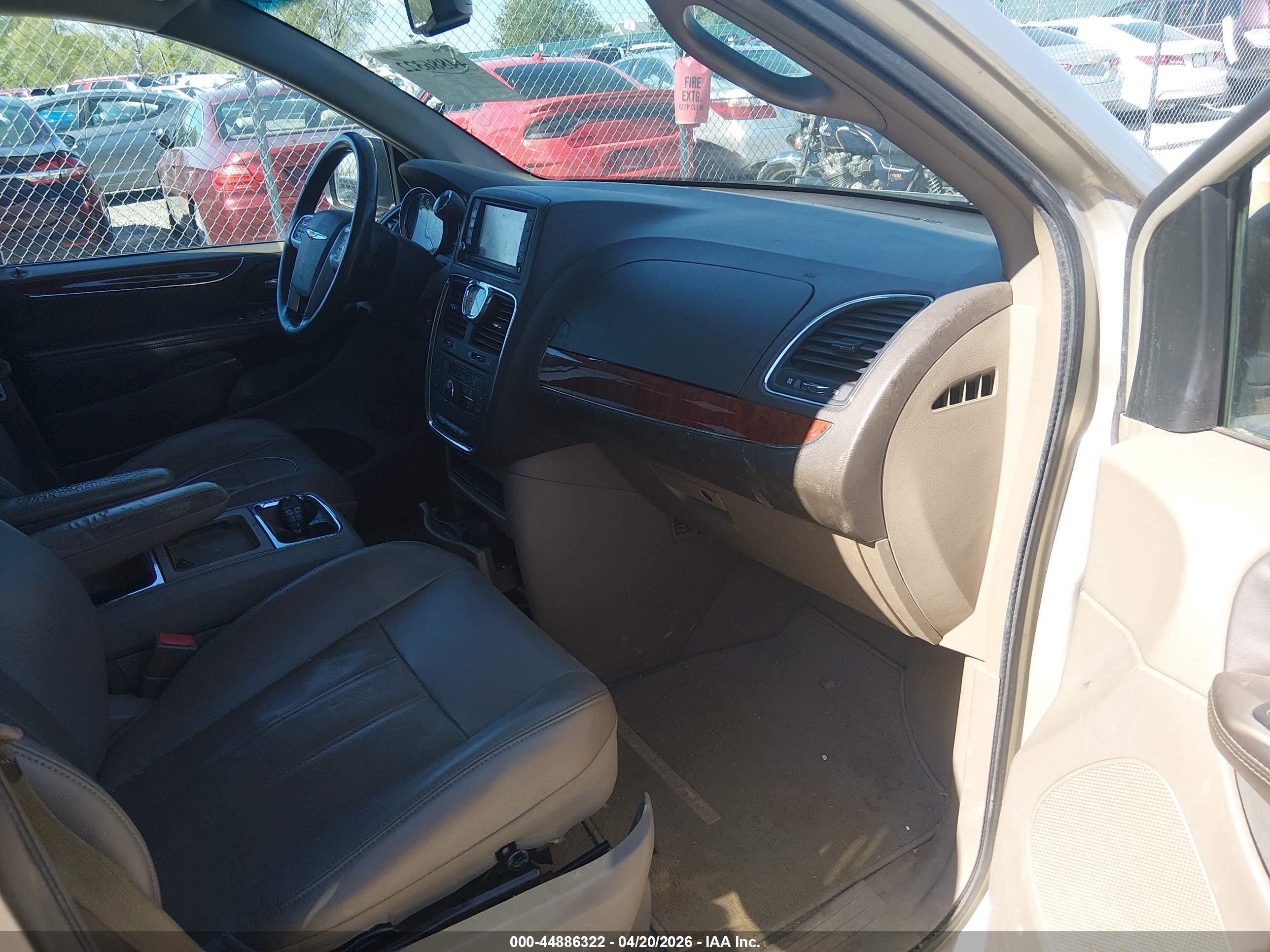 2013 Chrysler Town & Country Touring Gold vin: 2C4RC1BG6DR632589