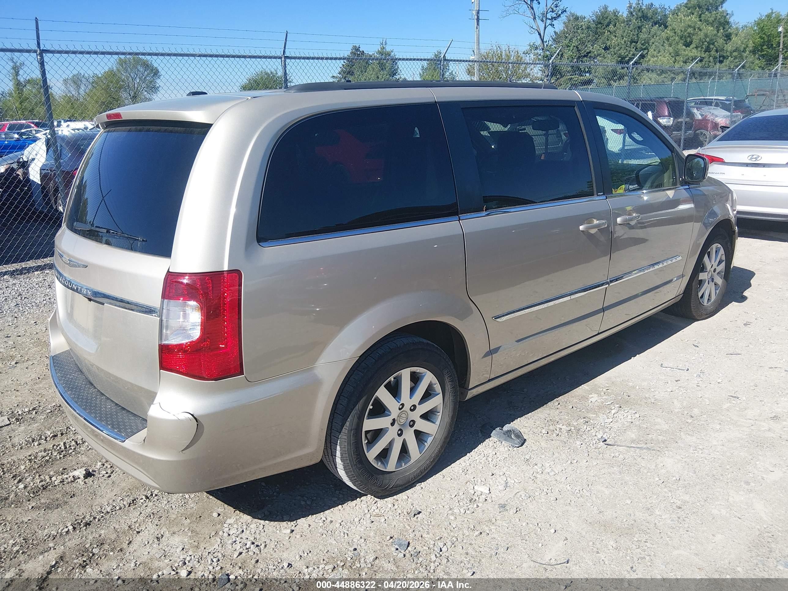 2013 Chrysler Town & Country Touring Gold vin: 2C4RC1BG6DR632589