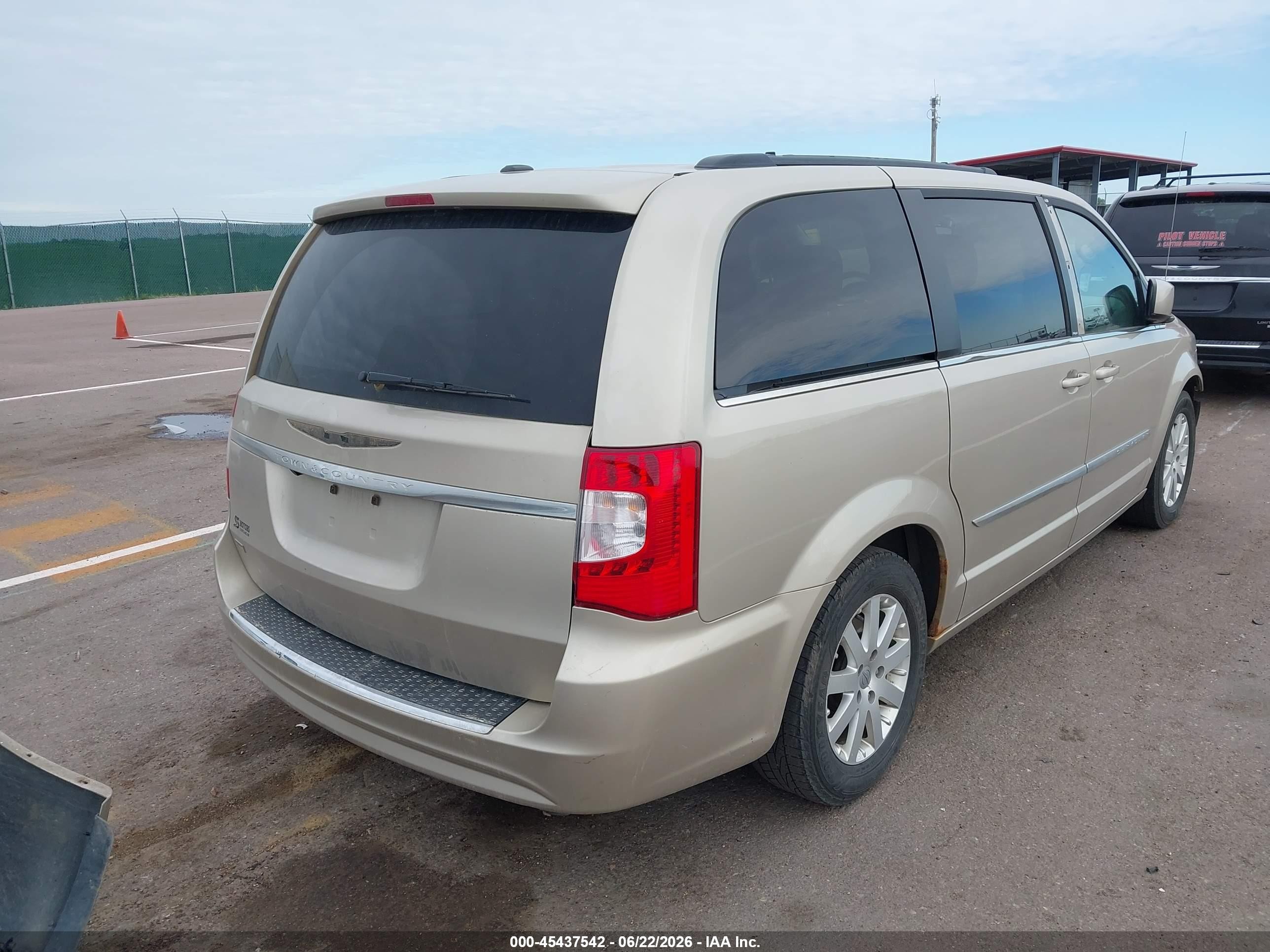2013 Chrysler Town & Country Touring Gold vin: 2C4RC1BG6DR719991