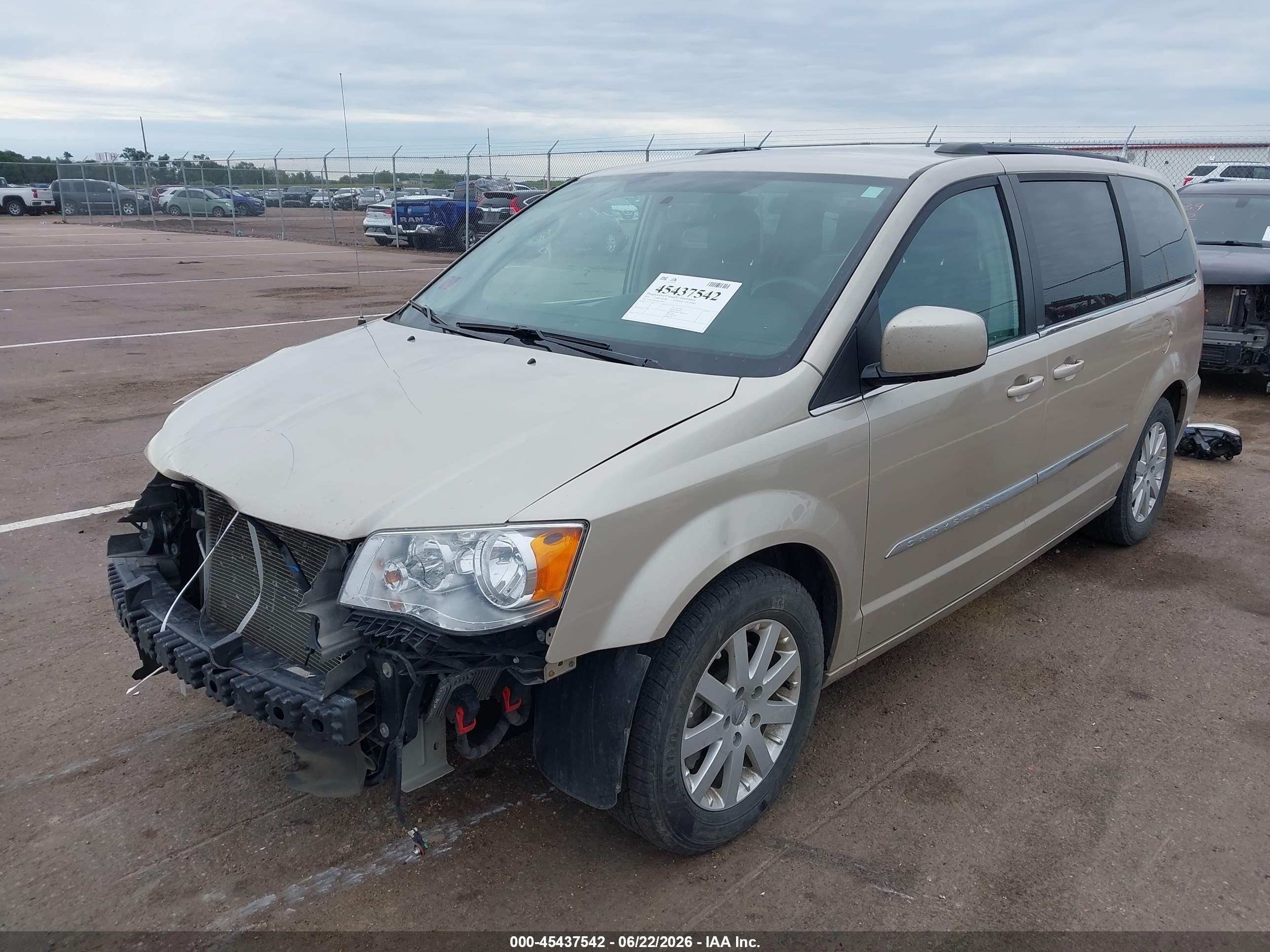 2013 Chrysler Town & Country Touring Gold vin: 2C4RC1BG6DR719991