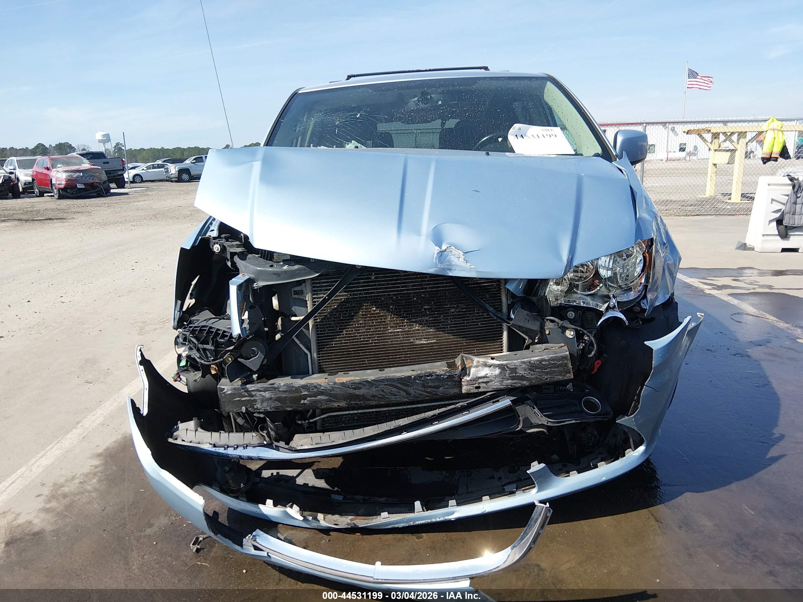 2013 Chrysler Town & Country Touring Light Blue vin: 2C4RC1BG6DR808623