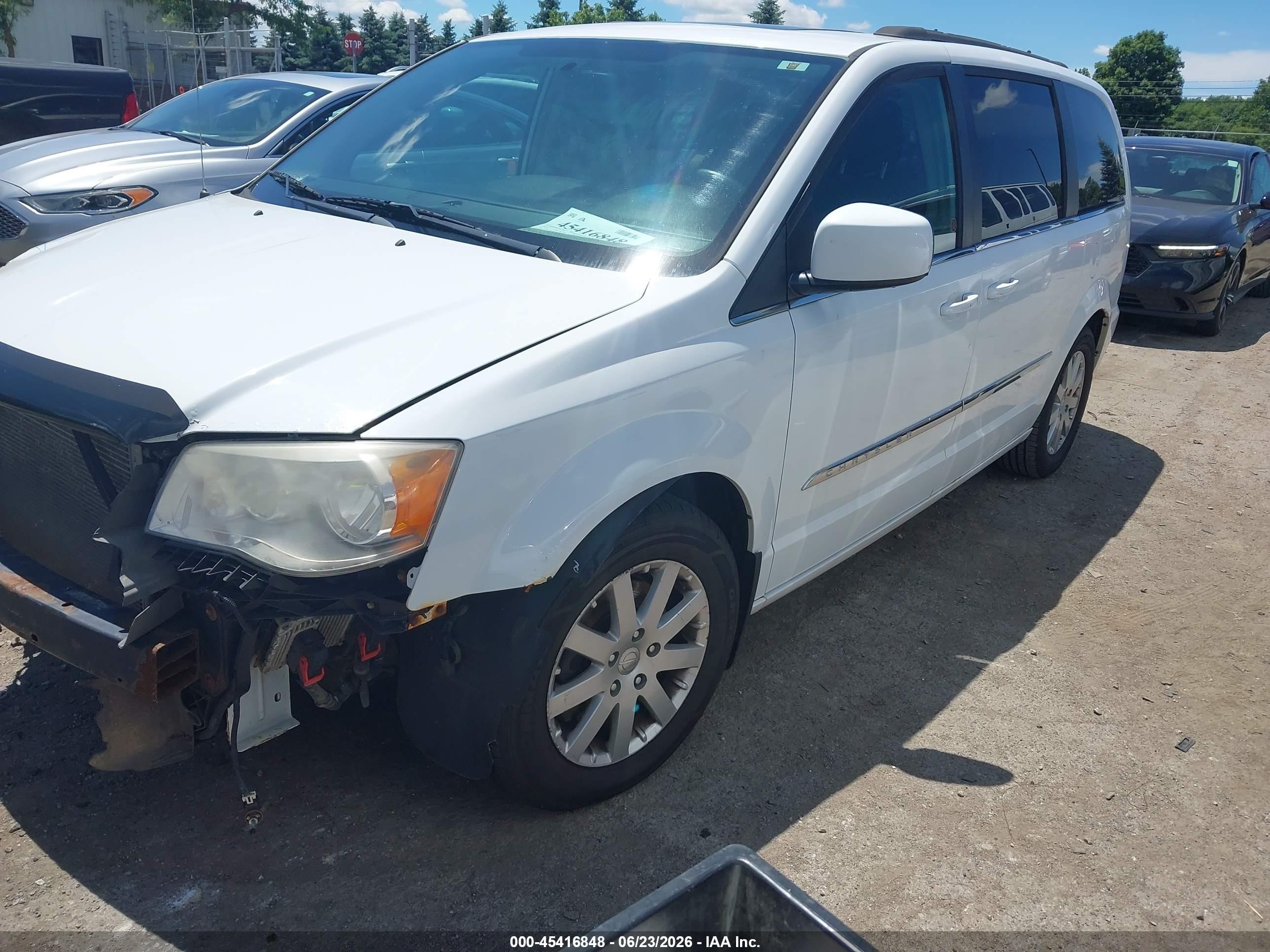 2013 Chrysler Town & Country Touring Белый vin: 2C4RC1BG6DR822439