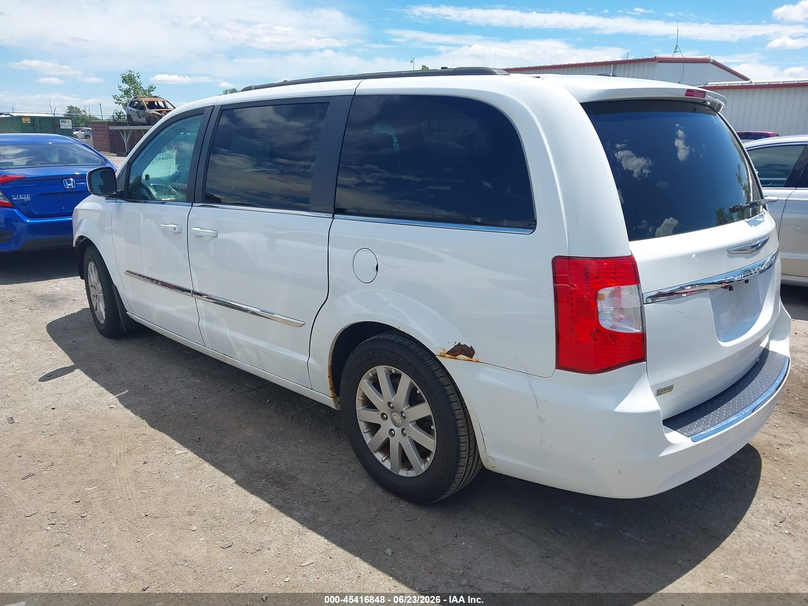 2013 Chrysler Town & Country Touring Белый vin: 2C4RC1BG6DR822439