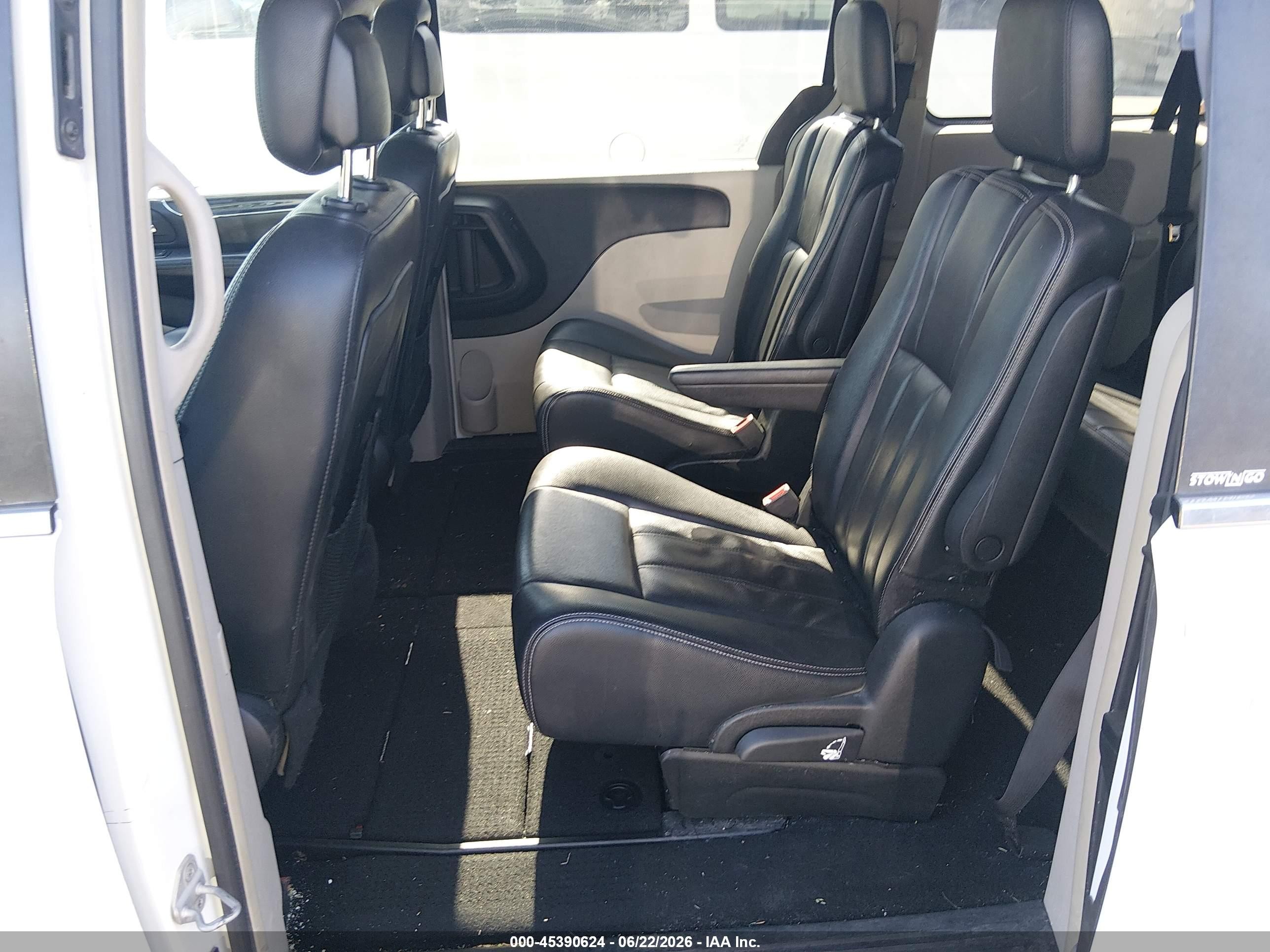 2014 Chrysler Town & Country Touring Белый vin: 2C4RC1BG6ER126617