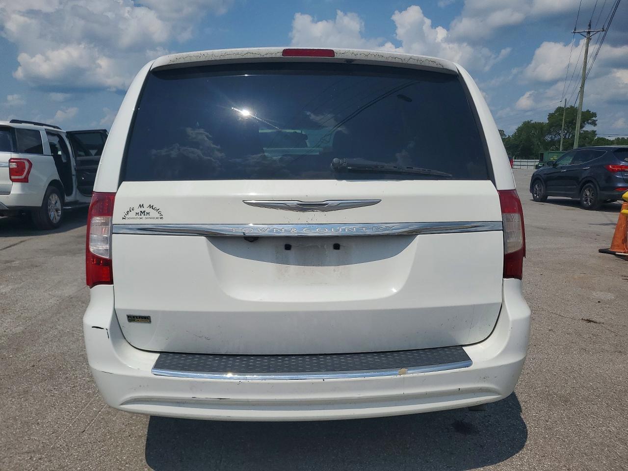 2014 Chrysler Town & Country Touring White vin: 2C4RC1BG6ER160749