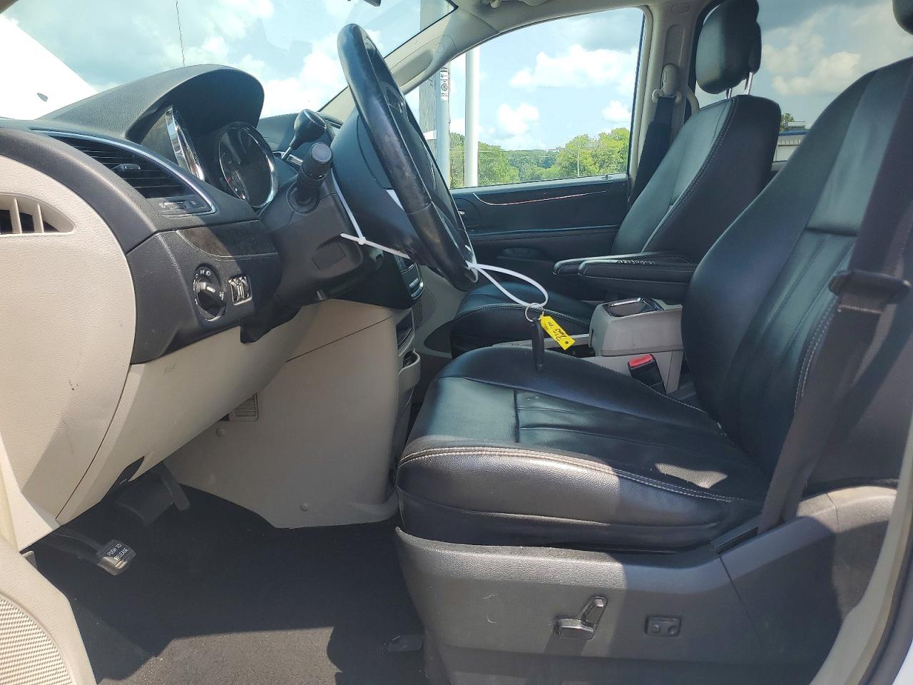 2014 Chrysler Town & Country Touring White vin: 2C4RC1BG6ER160749