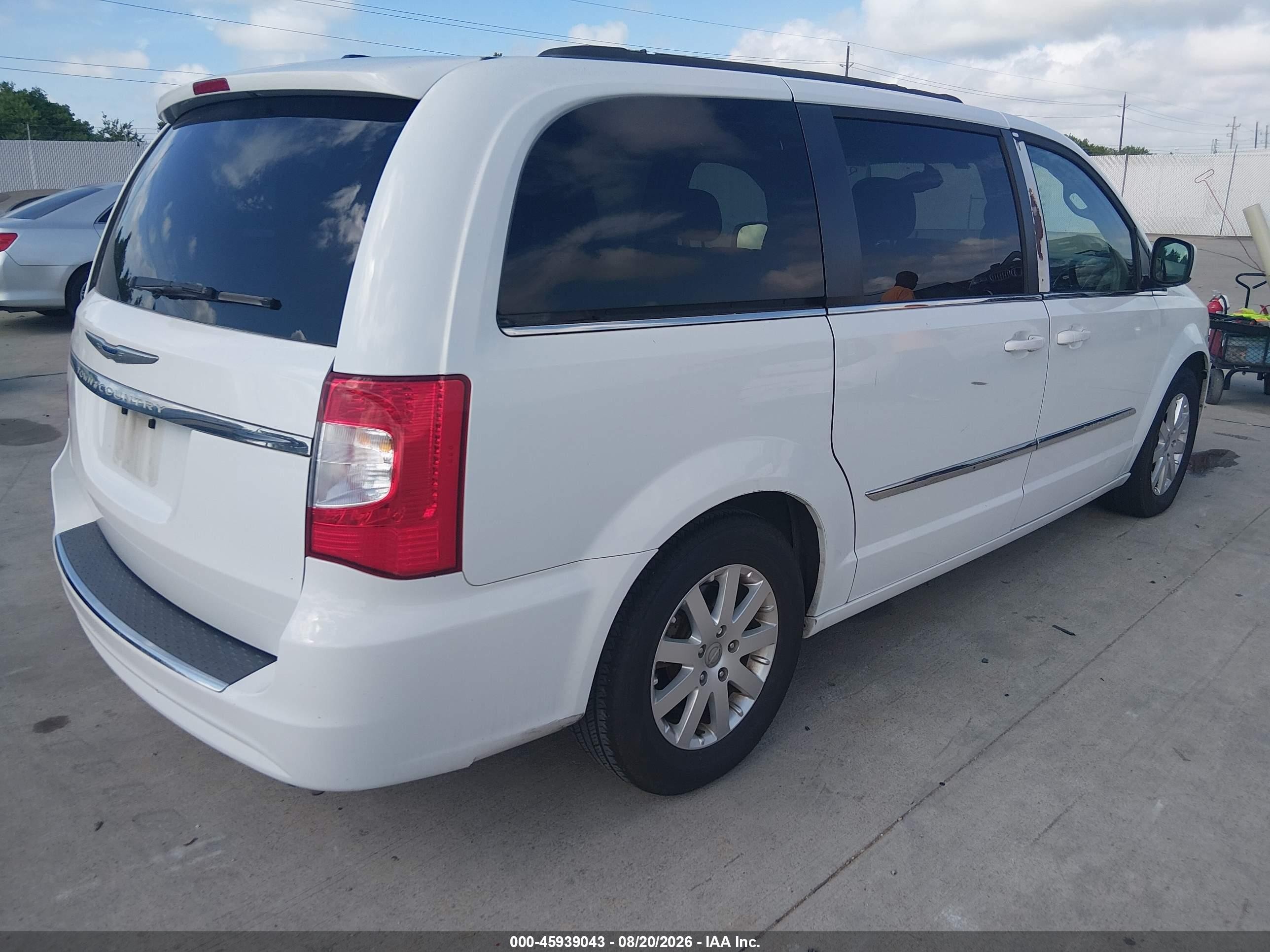 2014 Chrysler Town & Country Touring White vin: 2C4RC1BG6ER293849
