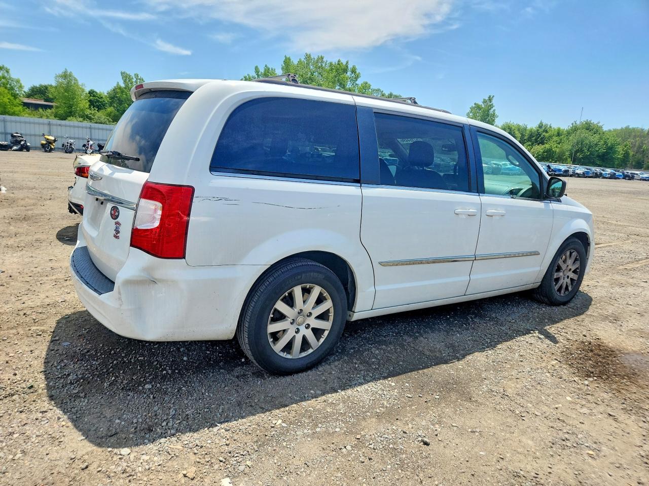 2014 Chrysler Town & Country Touring White vin: 2C4RC1BG6ER317499