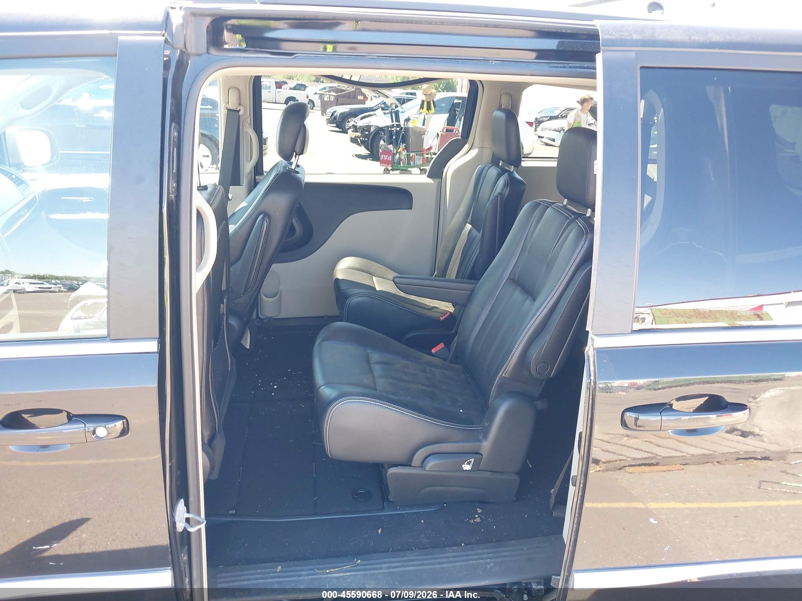 2014 Chrysler Town & Country Touring Black vin: 2C4RC1BG6ER342421