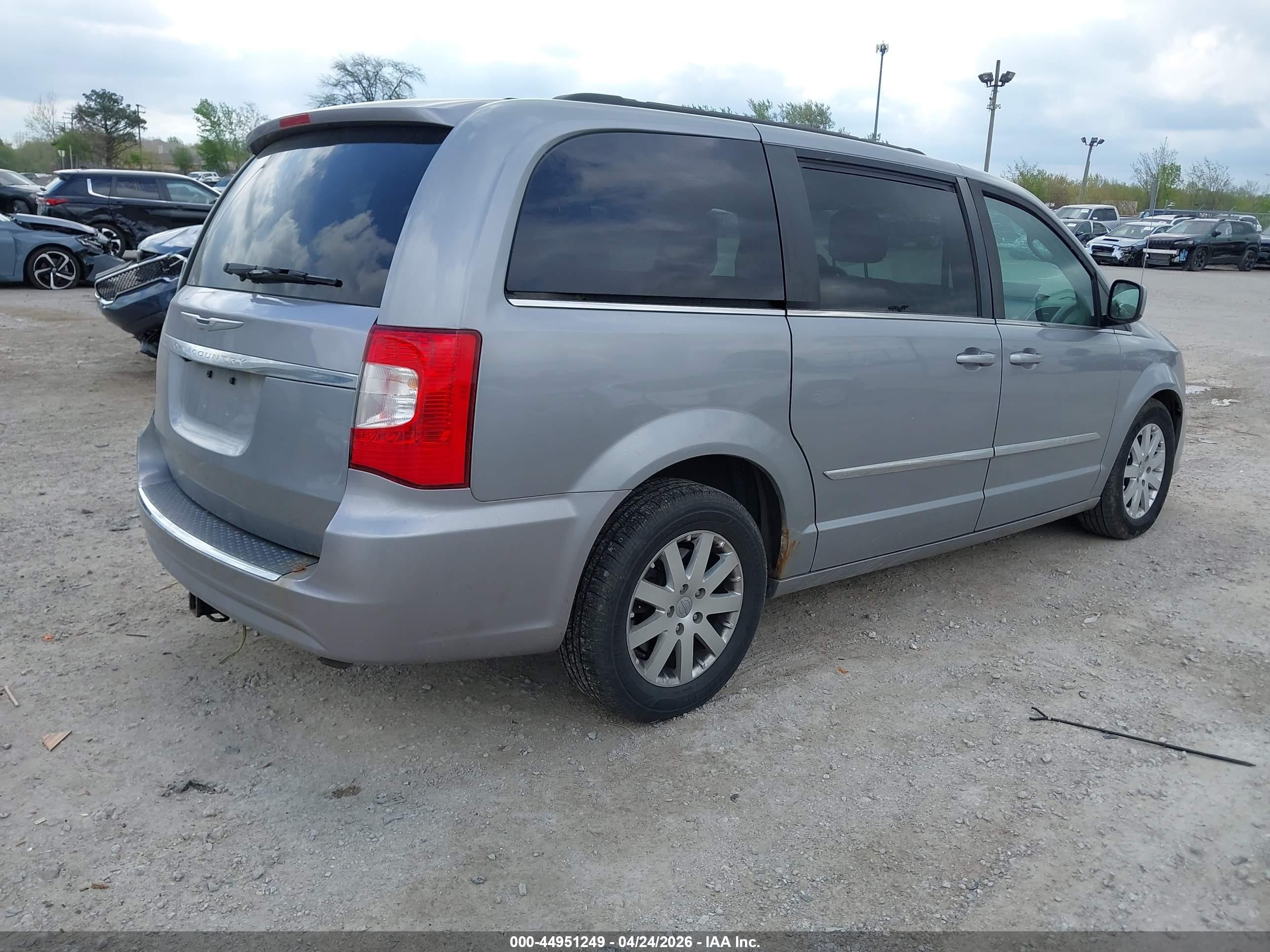 2014 Chrysler Town & Country Touring Silver vin: 2C4RC1BG6ER383549