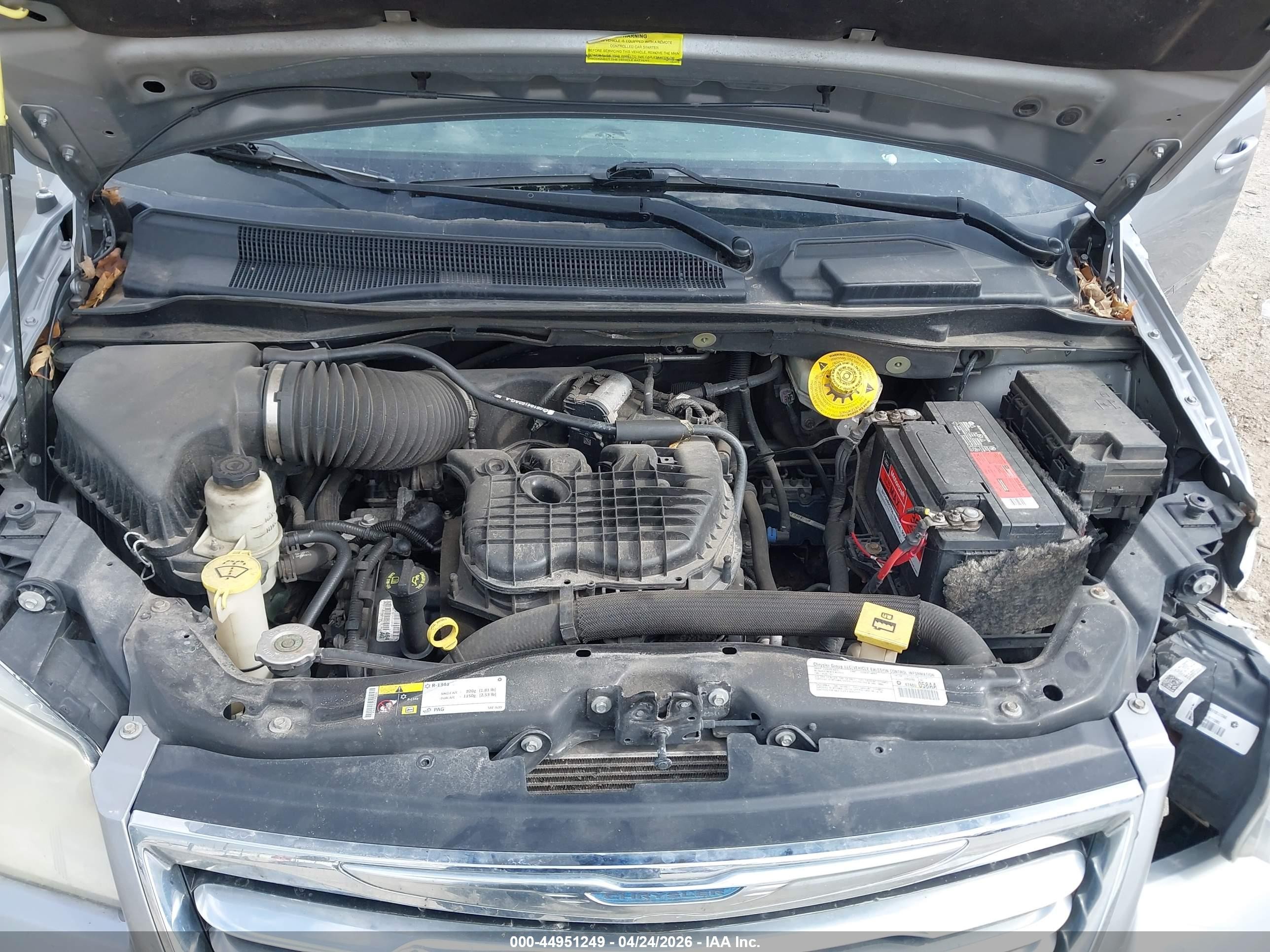 2014 Chrysler Town & Country Touring Silver vin: 2C4RC1BG6ER383549