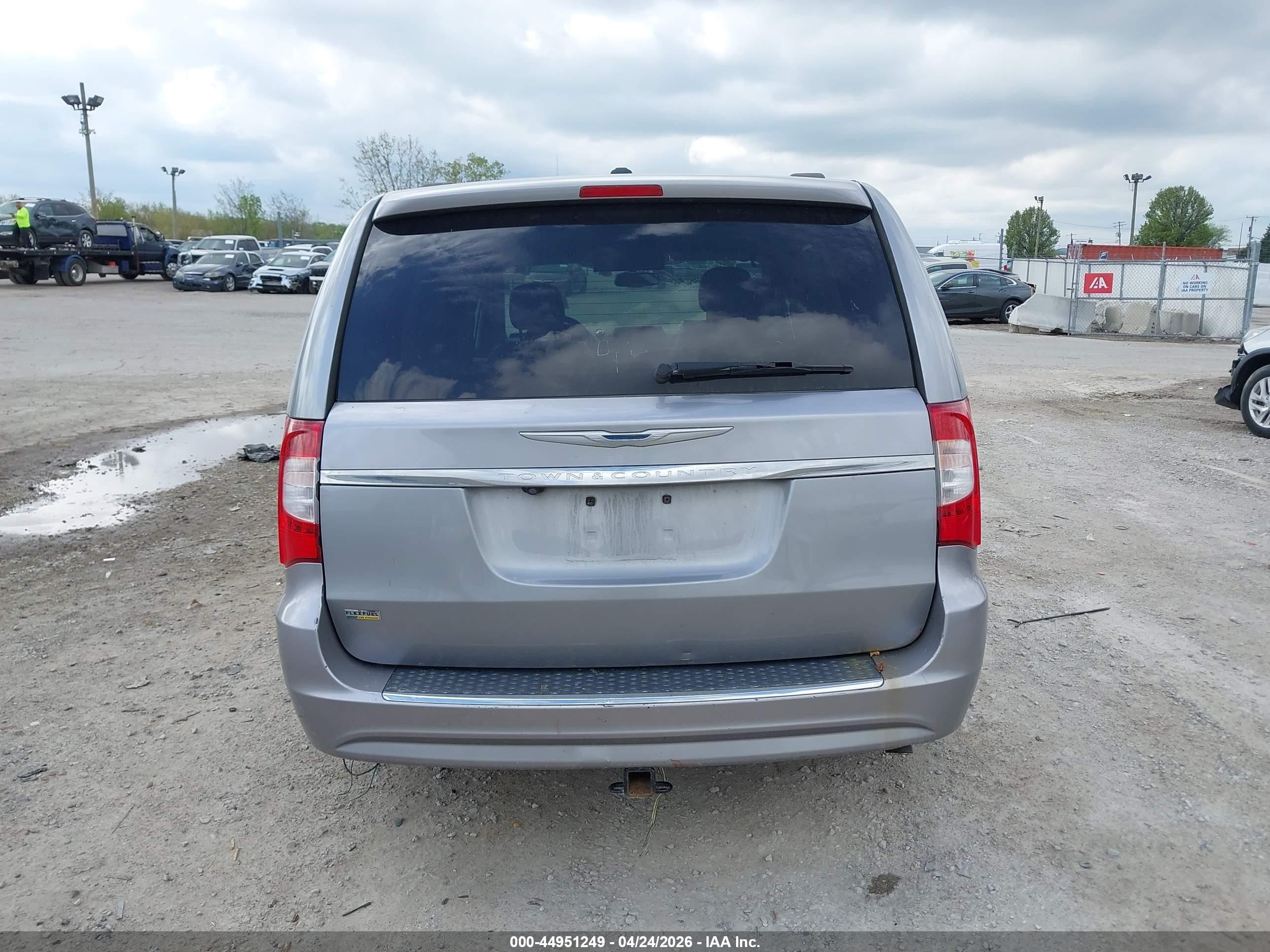 2014 Chrysler Town & Country Touring Silver vin: 2C4RC1BG6ER383549