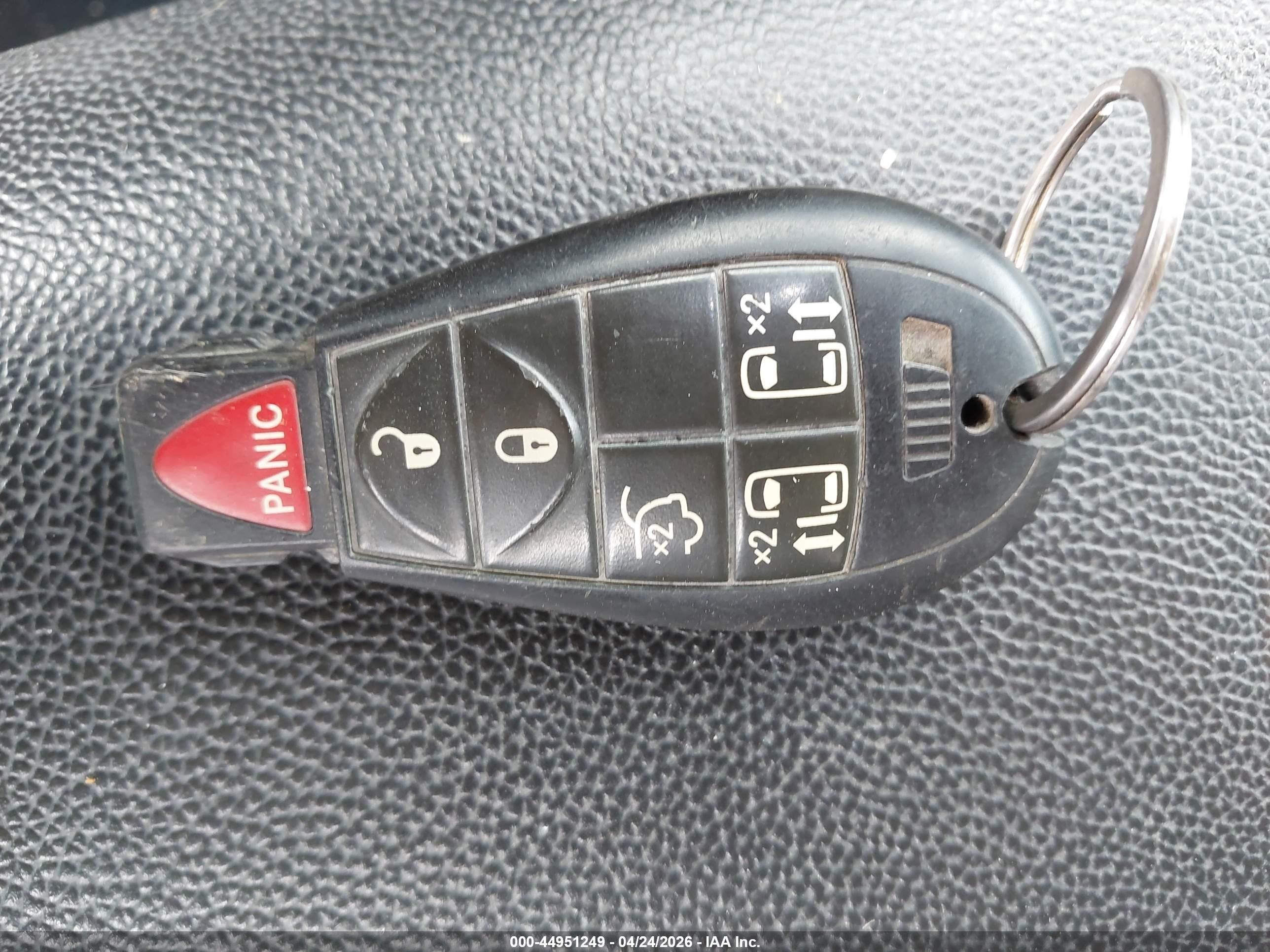 2014 Chrysler Town & Country Touring Silver vin: 2C4RC1BG6ER383549