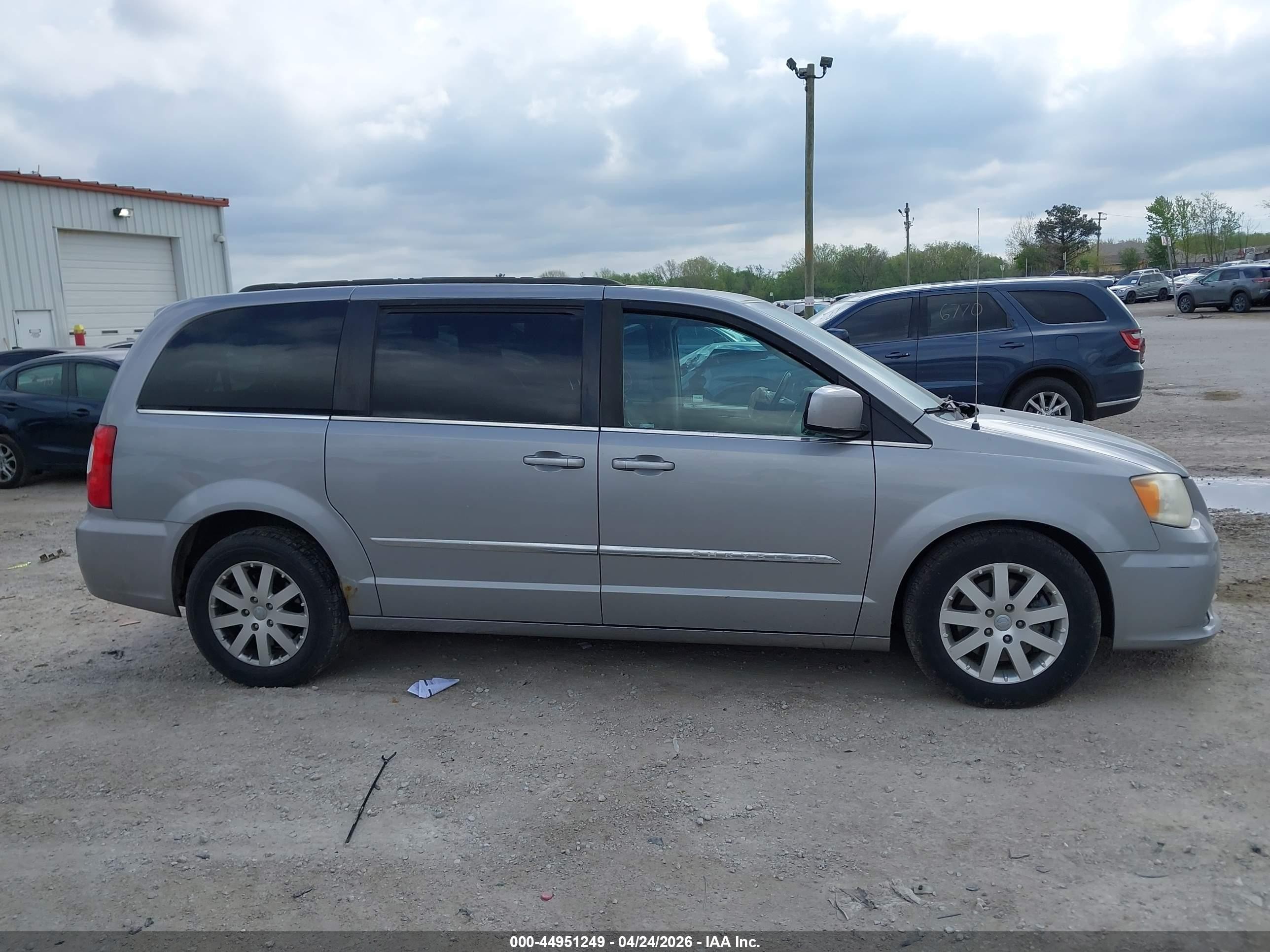 2014 Chrysler Town & Country Touring Silver vin: 2C4RC1BG6ER383549