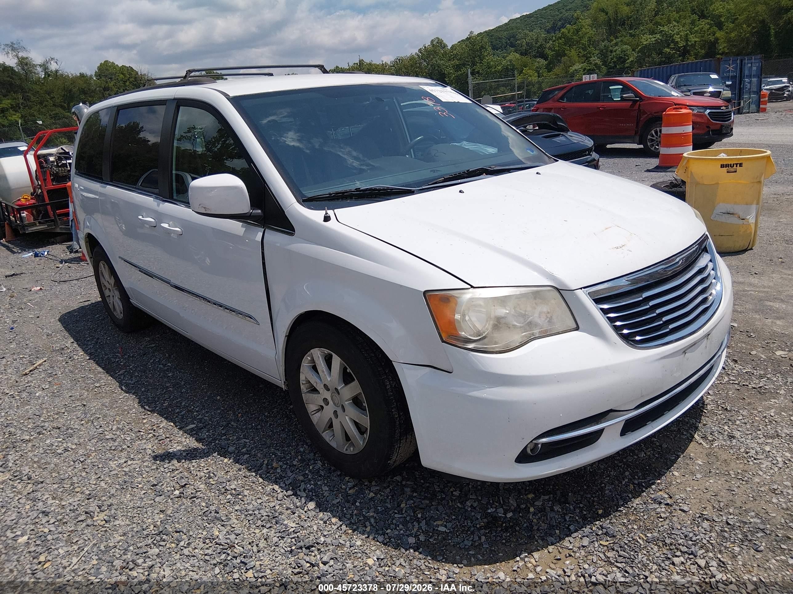 2014 Chrysler Town & Country Touring White vin: 2C4RC1BG6ER395006