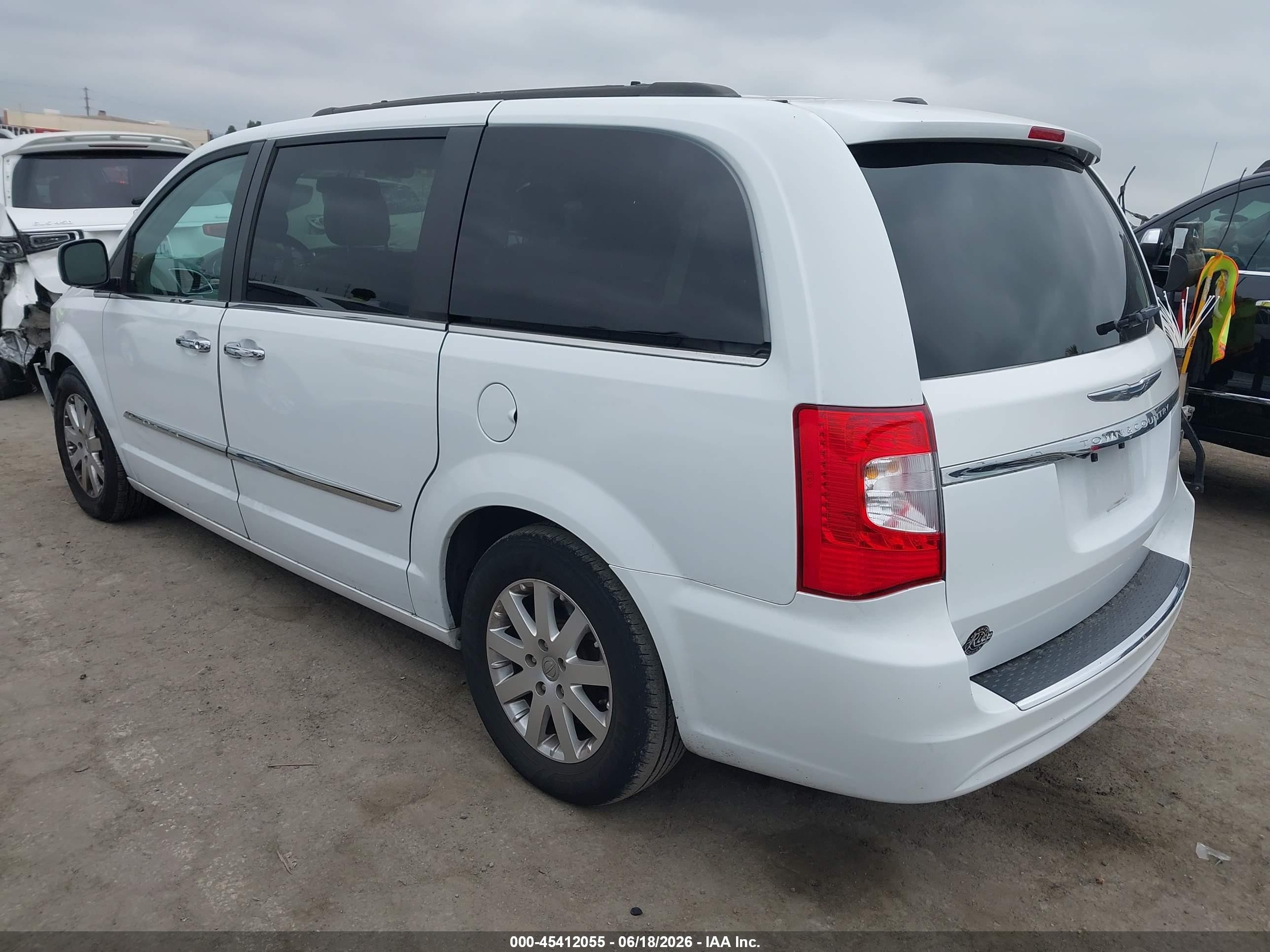 2014 Chrysler Town & Country Touring White vin: 2C4RC1BG6ER454426