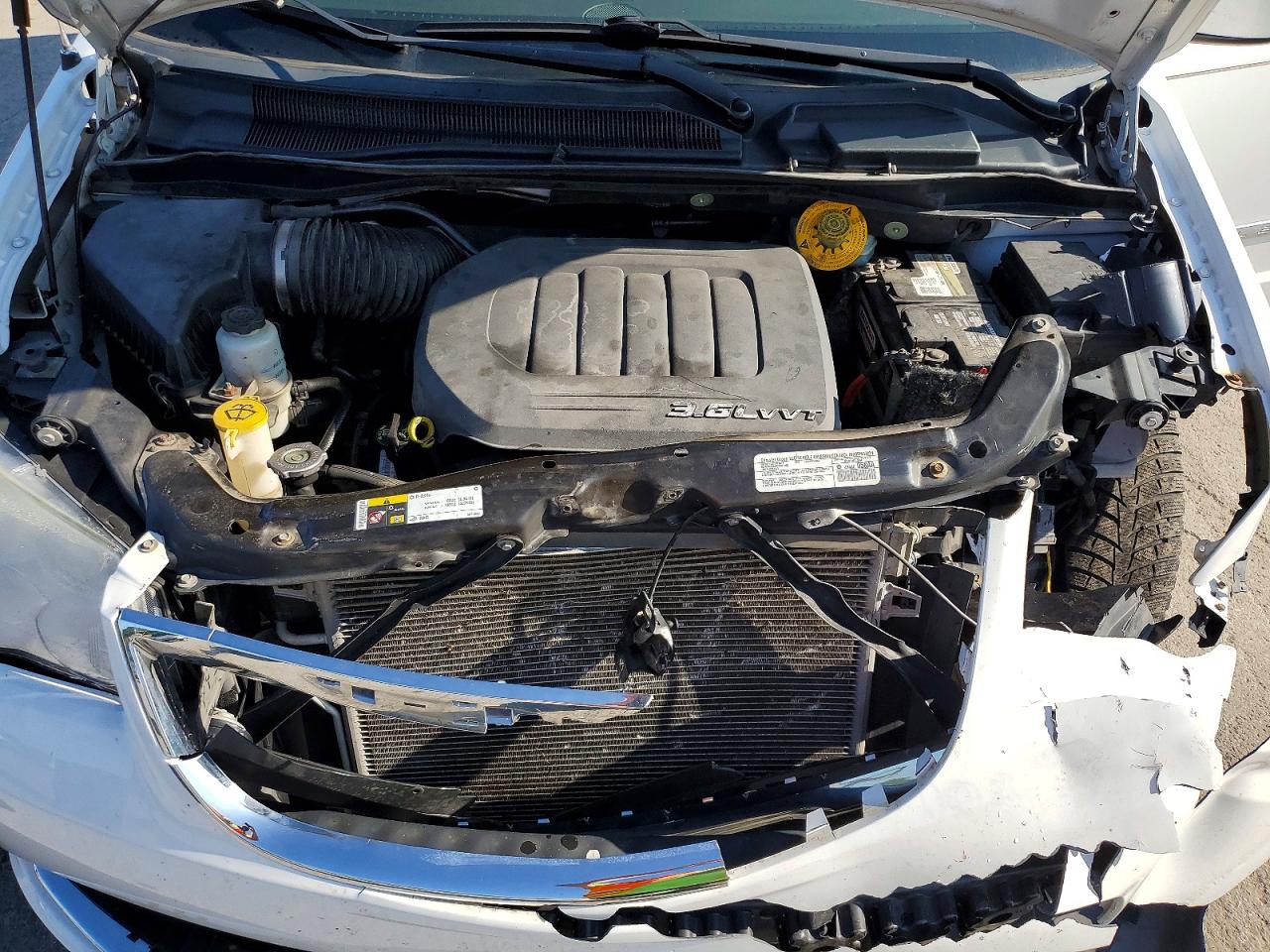 2014 Chrysler Town & Country Touring Белый vin: 2C4RC1BG6ER460713