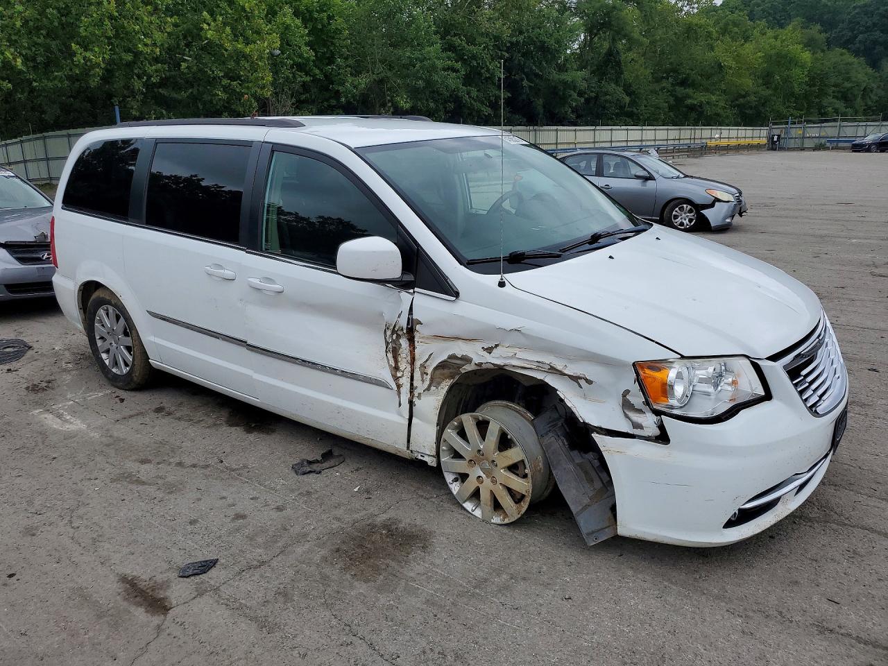 2015 Chrysler Town & Country Touring White vin: 2C4RC1BG6FR519499