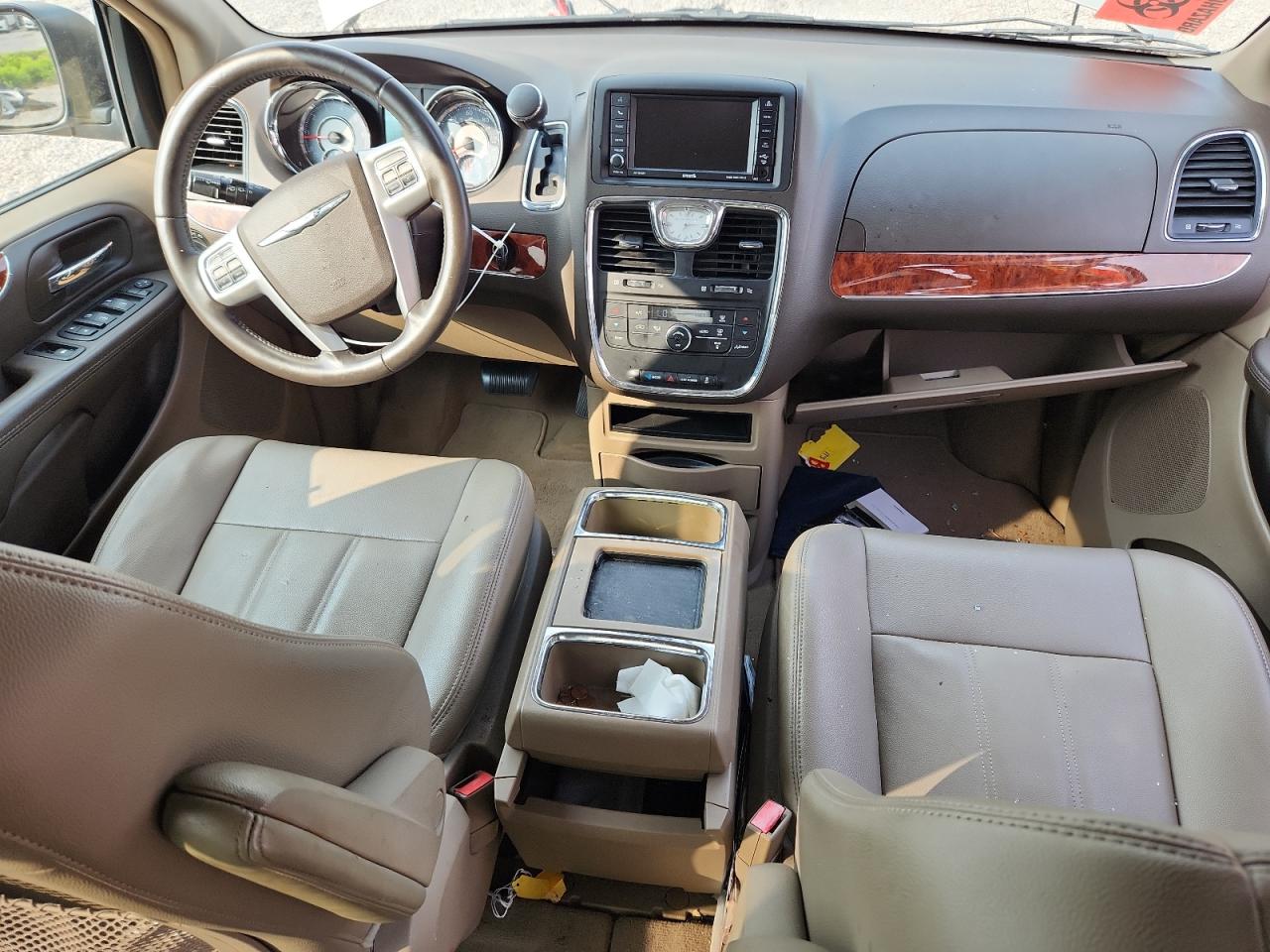 2015 Chrysler Town & Country Touring Beige vin: 2C4RC1BG6FR525755