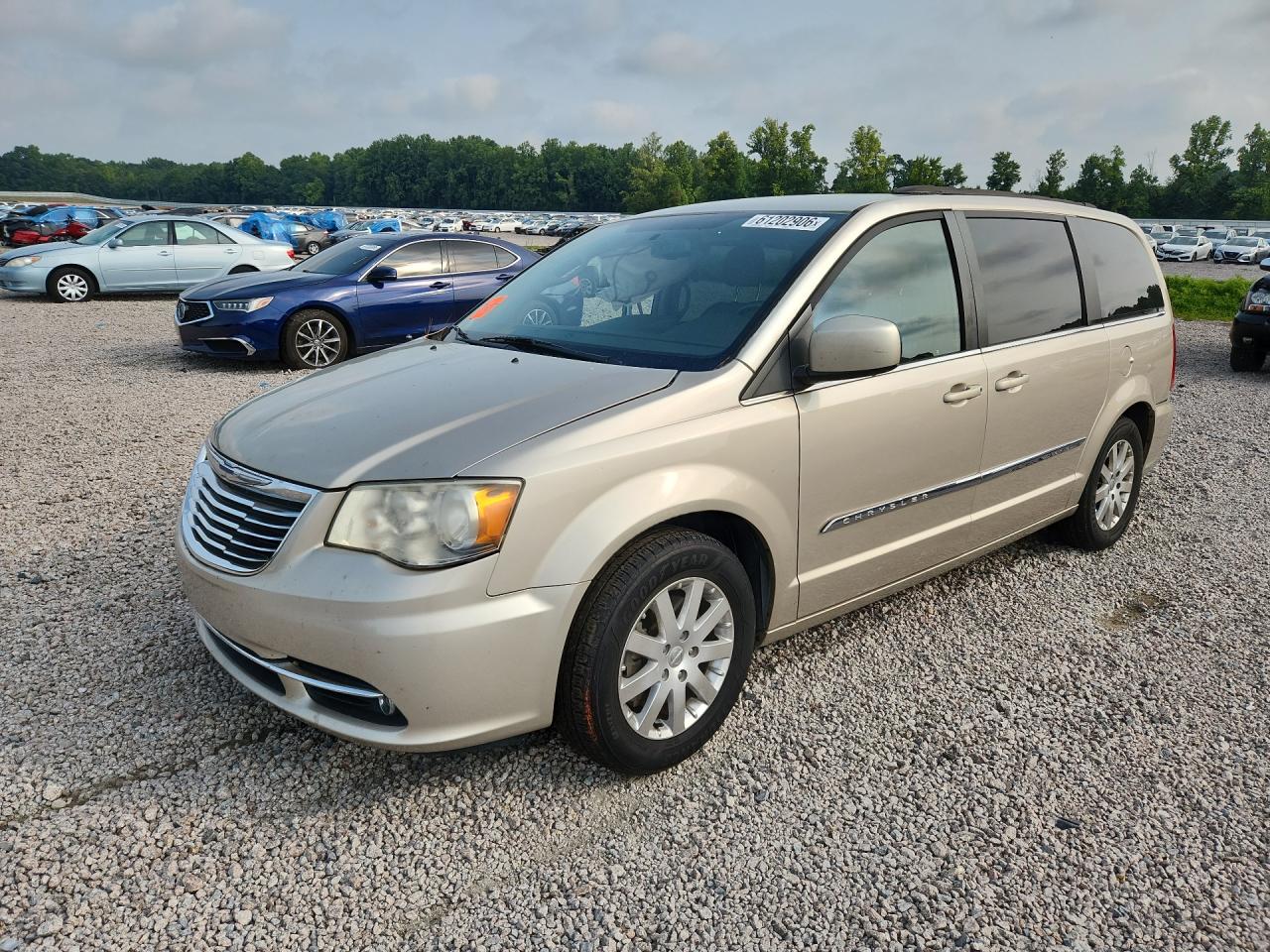 2015 Chrysler Town & Country Touring Beige vin: 2C4RC1BG6FR525755