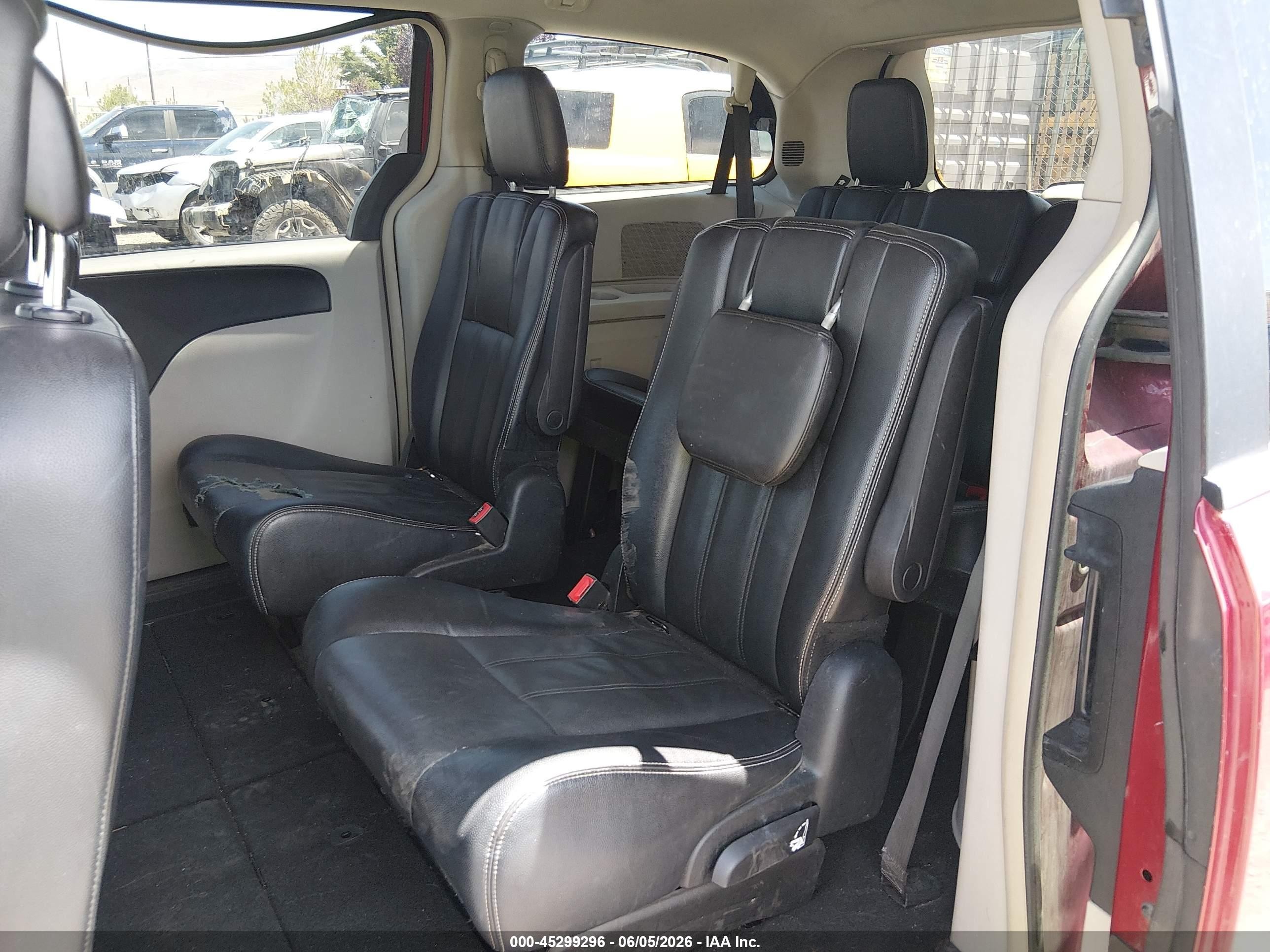 2015 Chrysler Town & Country Touring Красный vin: 2C4RC1BG6FR544662