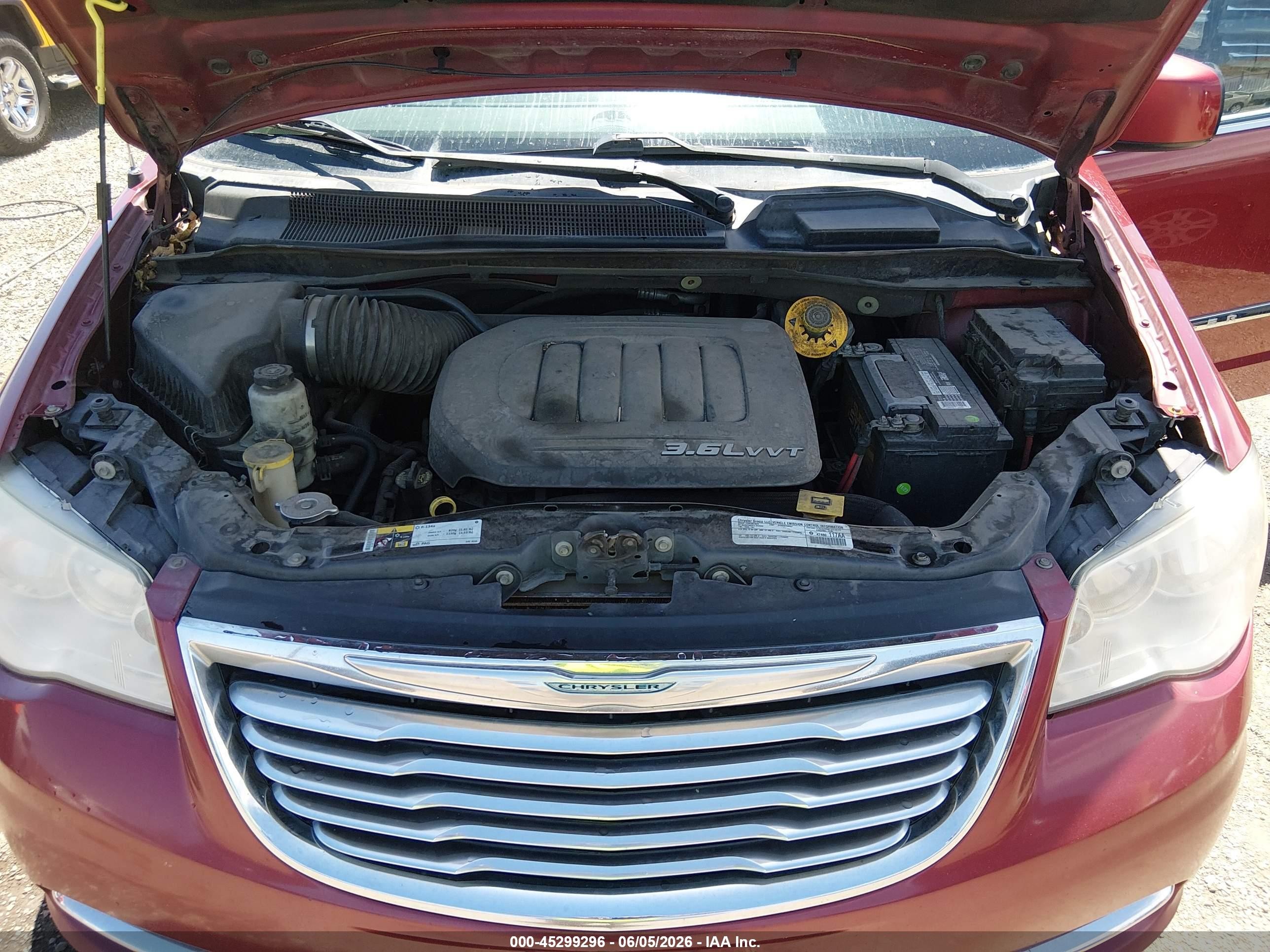 2015 Chrysler Town & Country Touring Красный vin: 2C4RC1BG6FR544662