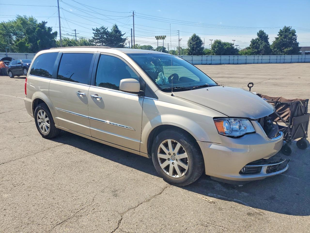 2015 Chrysler Town & Country Touring Beige vin: 2C4RC1BG6FR554012