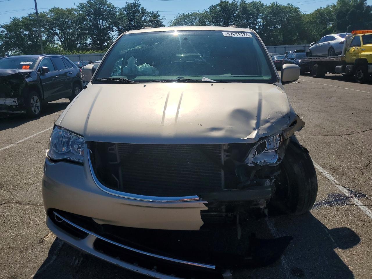 2015 Chrysler Town & Country Touring Beige vin: 2C4RC1BG6FR554012