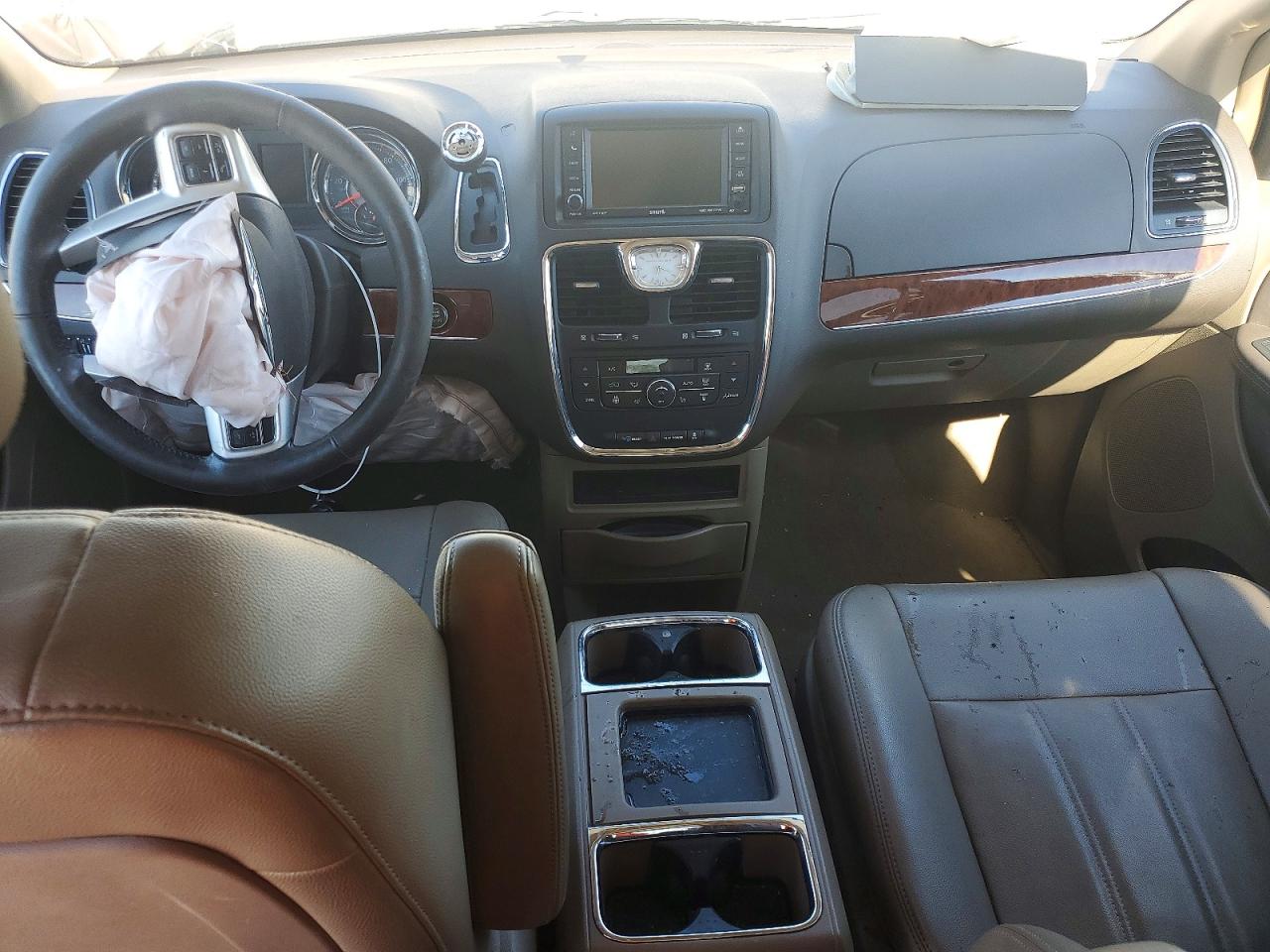 2015 Chrysler Town & Country Touring Beige vin: 2C4RC1BG6FR554012