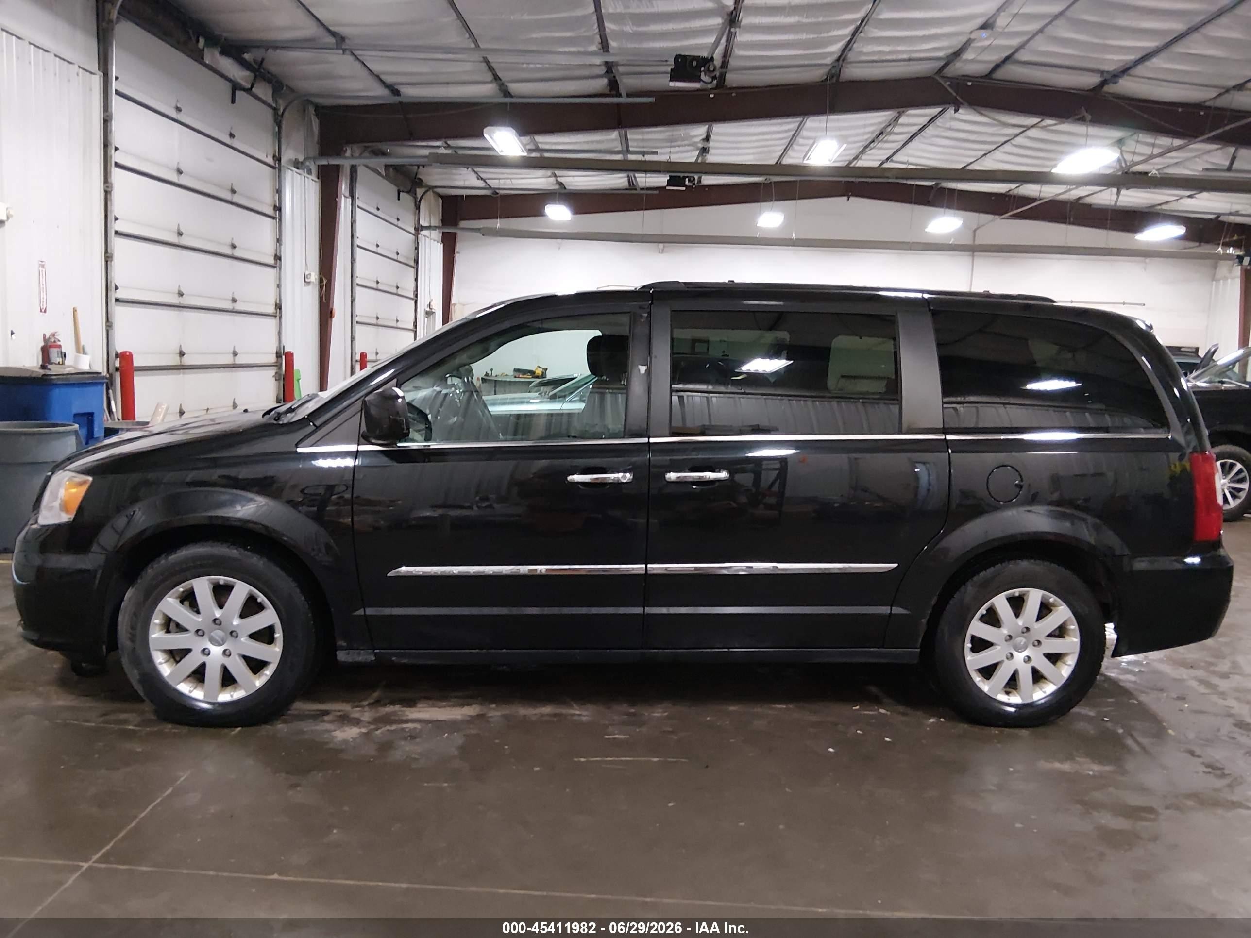 2015 Chrysler Town & Country Touring Бежевый vin: 2C4RC1BG6FR562689