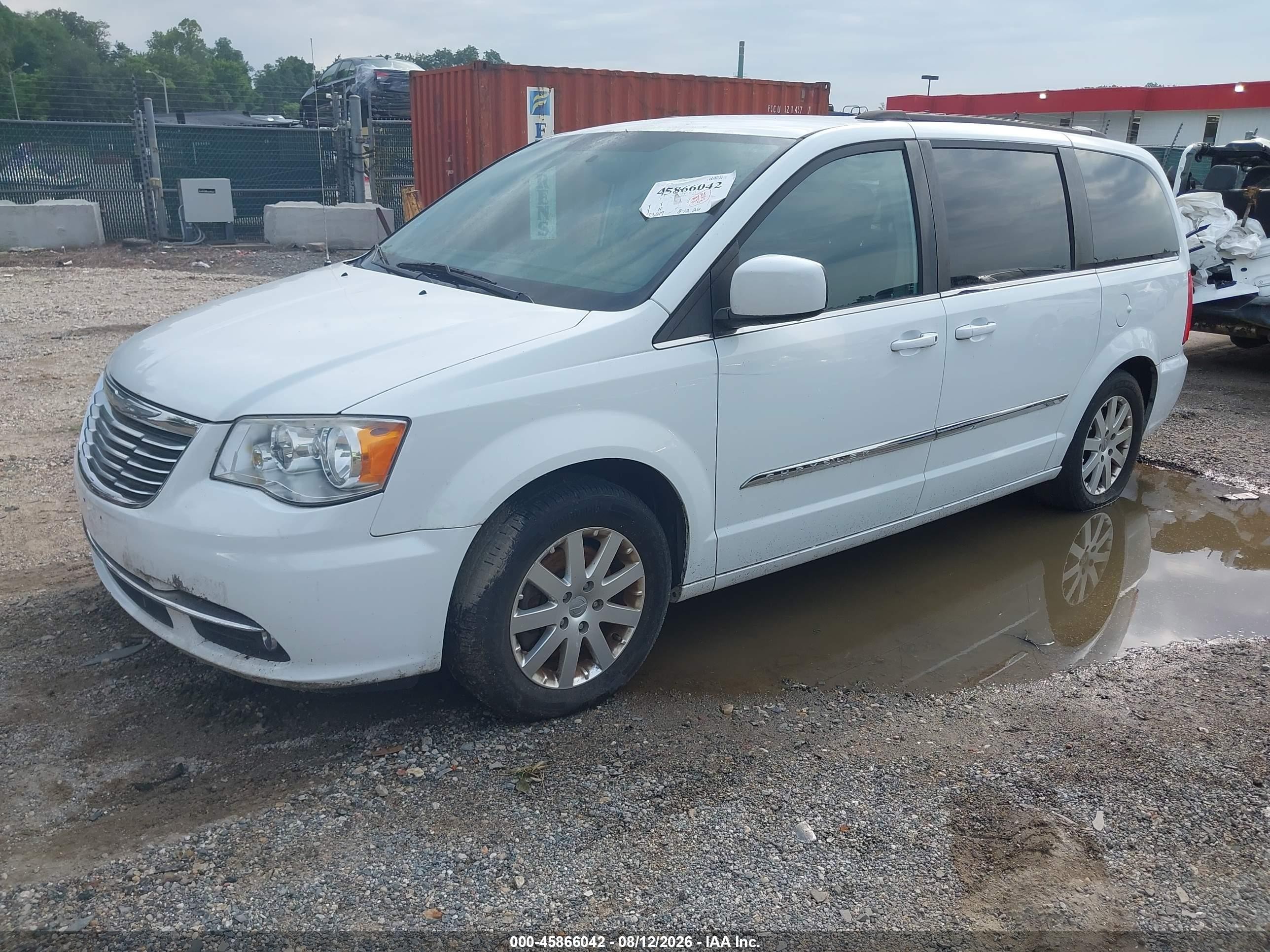 2015 Chrysler Town & Country Touring White vin: 2C4RC1BG6FR582425
