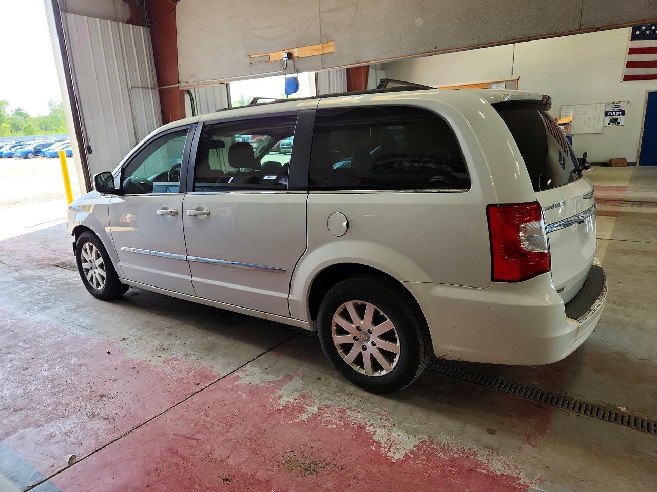 2015 Chrysler Town & Country Touring Белый vin: 2C4RC1BG6FR594672