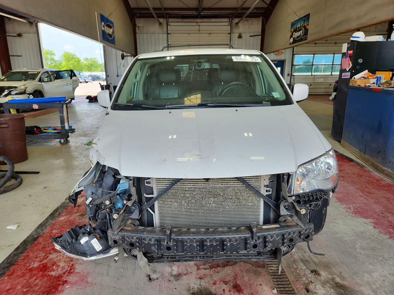 2015 Chrysler Town & Country Touring Белый vin: 2C4RC1BG6FR594672