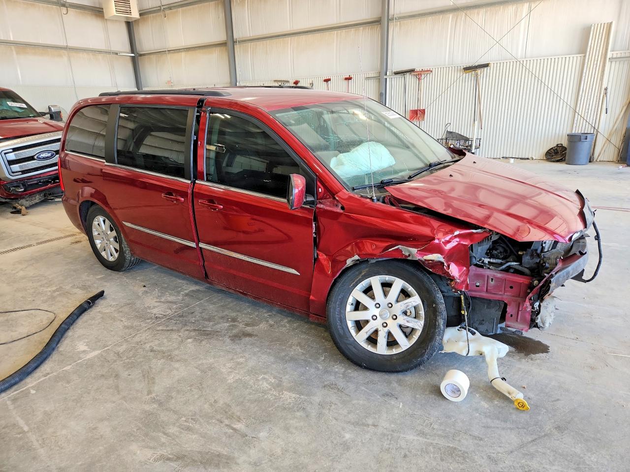 2015 Chrysler Town & Cnt Red vin: 2C4RC1BG6FR608778