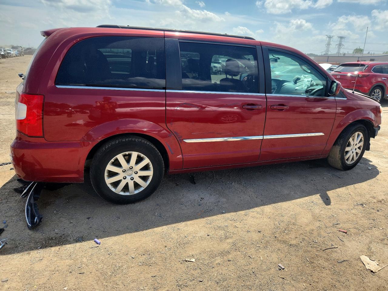 2015 Chrysler Town & Country Touring Red vin: 2C4RC1BG6FR644325