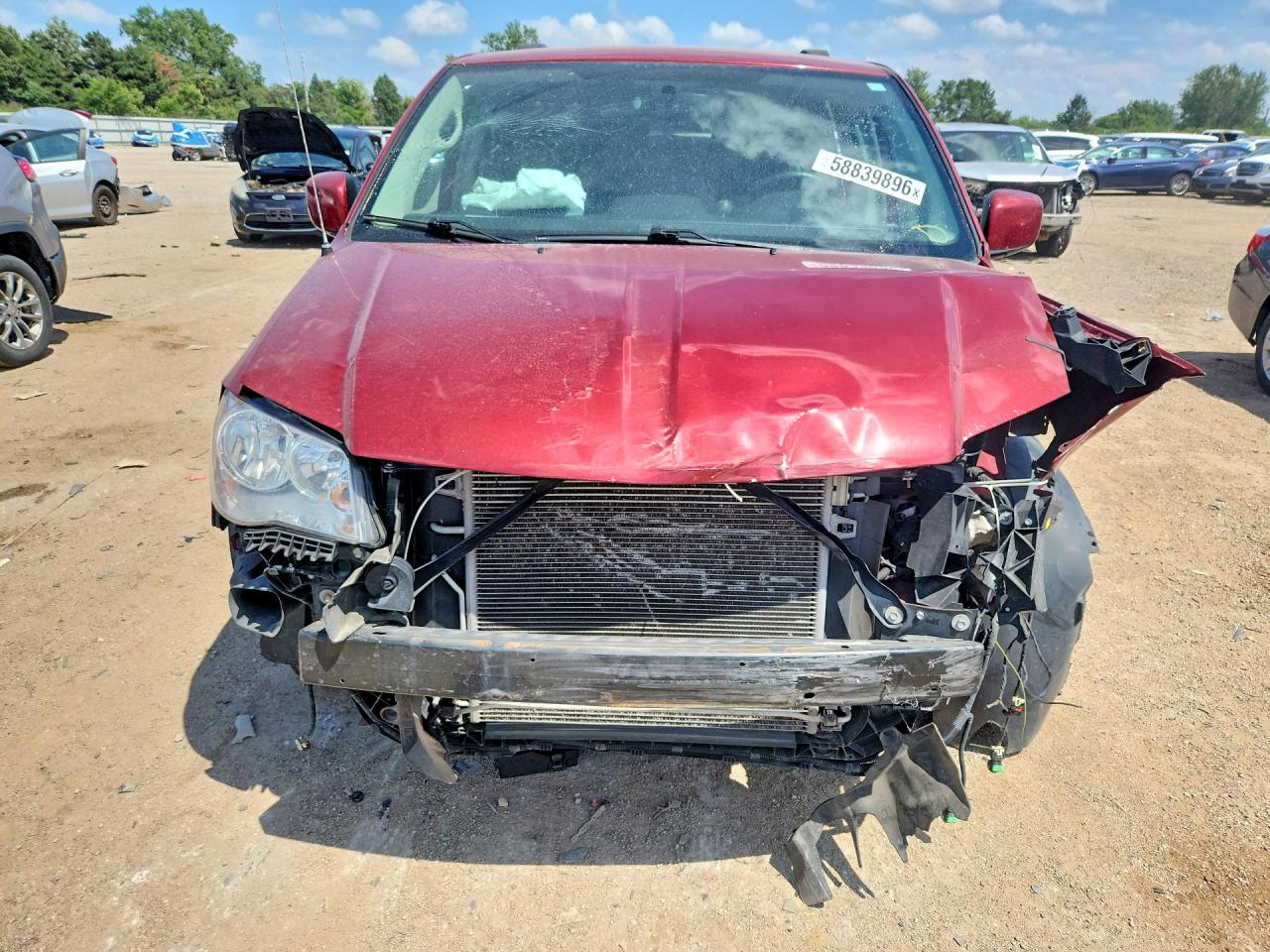 2015 Chrysler Town & Country Touring Red vin: 2C4RC1BG6FR644325