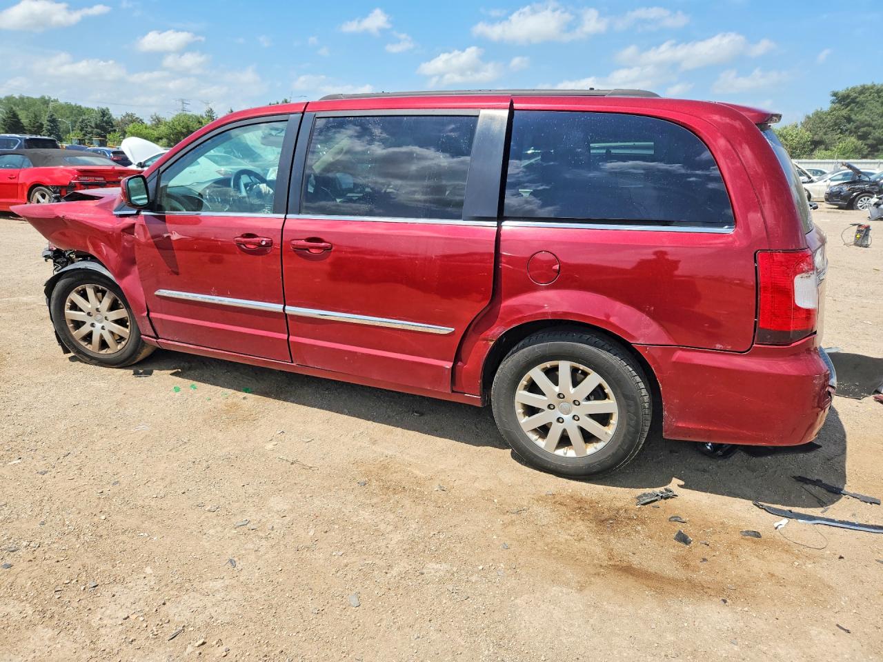 2015 Chrysler Town & Country Touring Red vin: 2C4RC1BG6FR644325