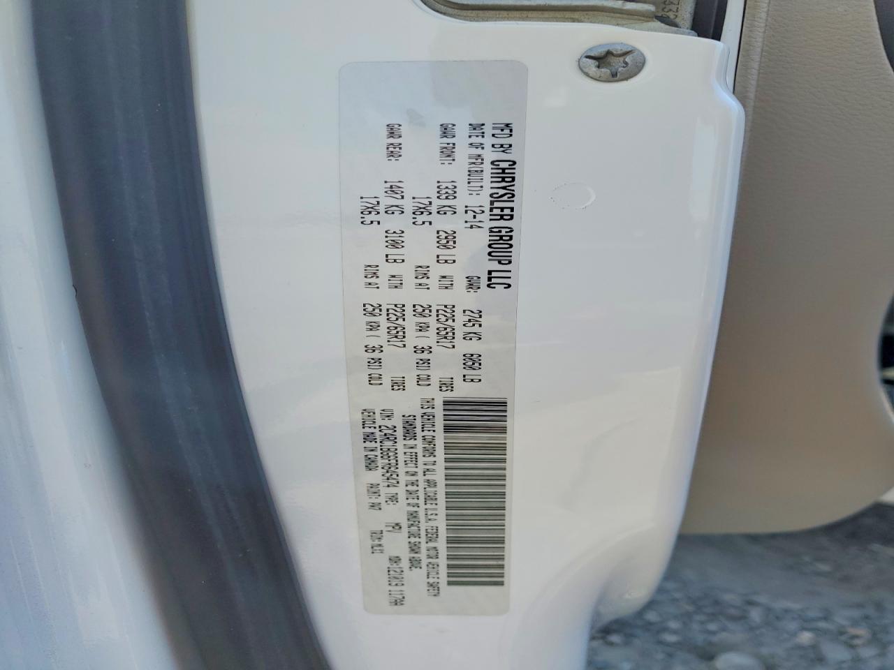2015 Chrysler Town & Country Touring White vin: 2C4RC1BG6FR645474