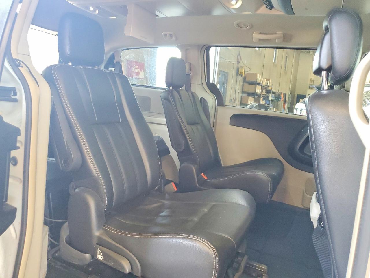 2015 Chrysler Town & Country Touring Белый vin: 2C4RC1BG6FR655017