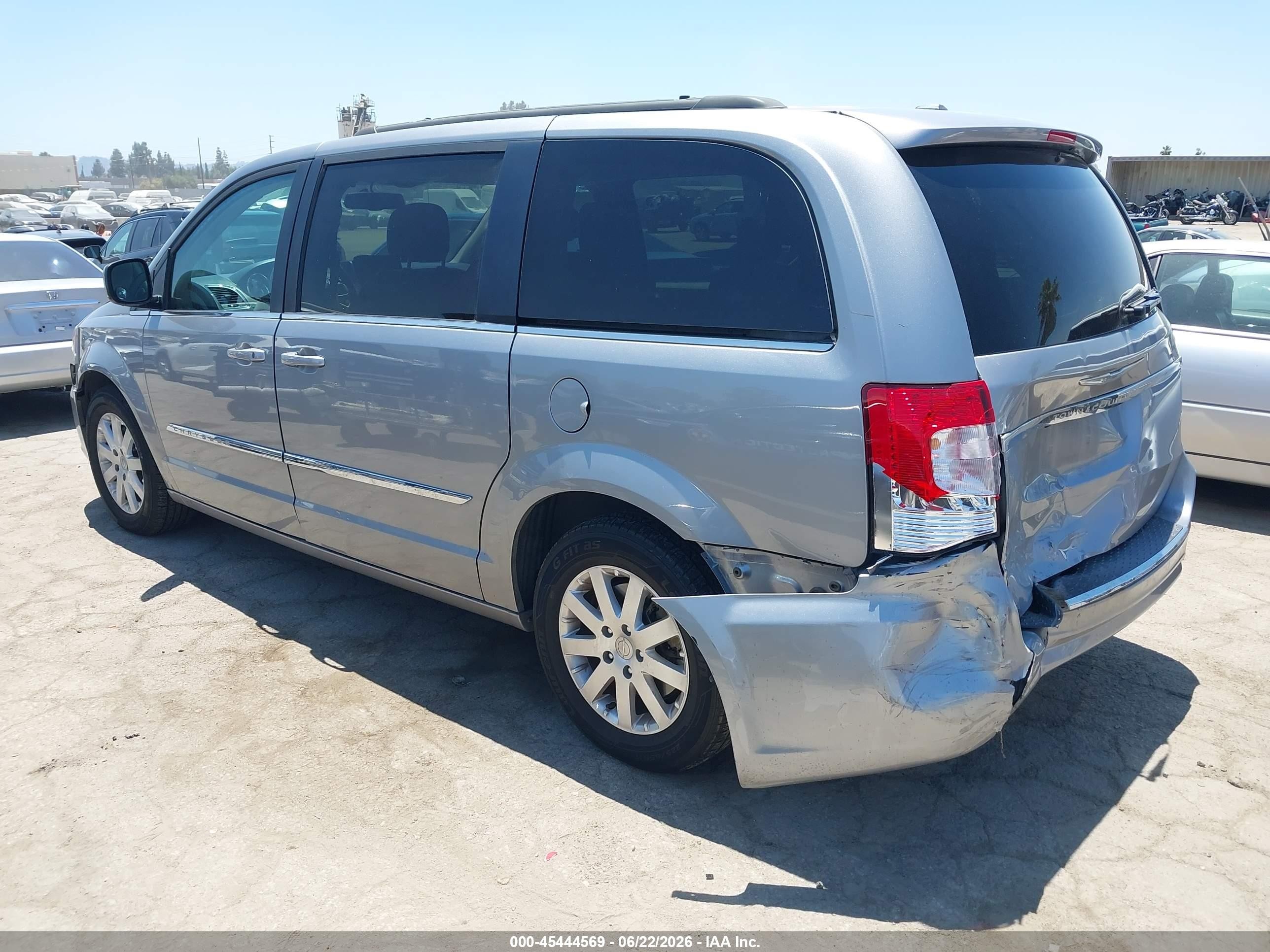 2015 Chrysler Town & Country Touring Silver vin: 2C4RC1BG6FR655311