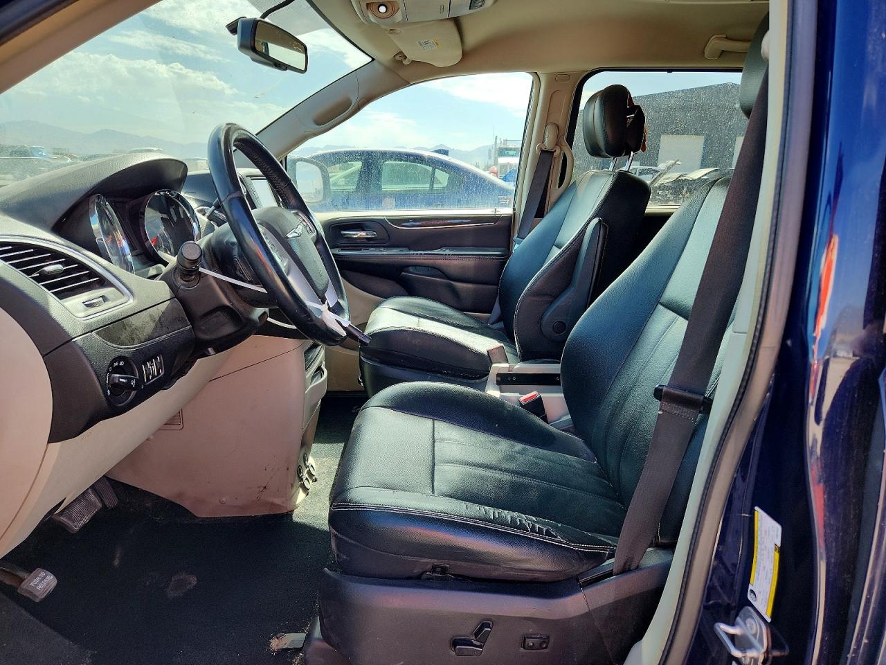 2015 Chrysler Town & Country Touring Blue vin: 2C4RC1BG6FR677437