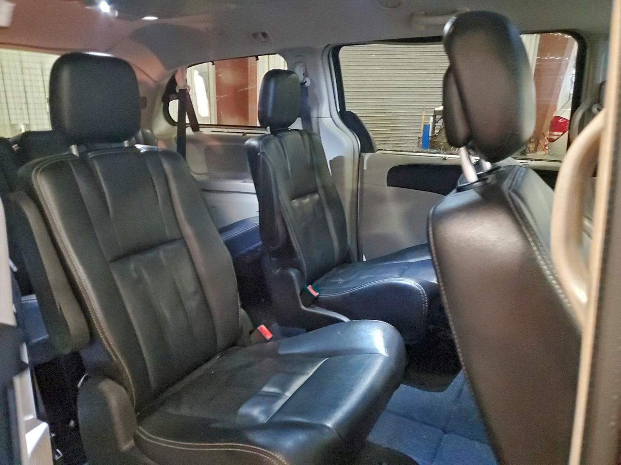 2015 Chrysler Town & Country Touring Silver vin: 2C4RC1BG6FR709304
