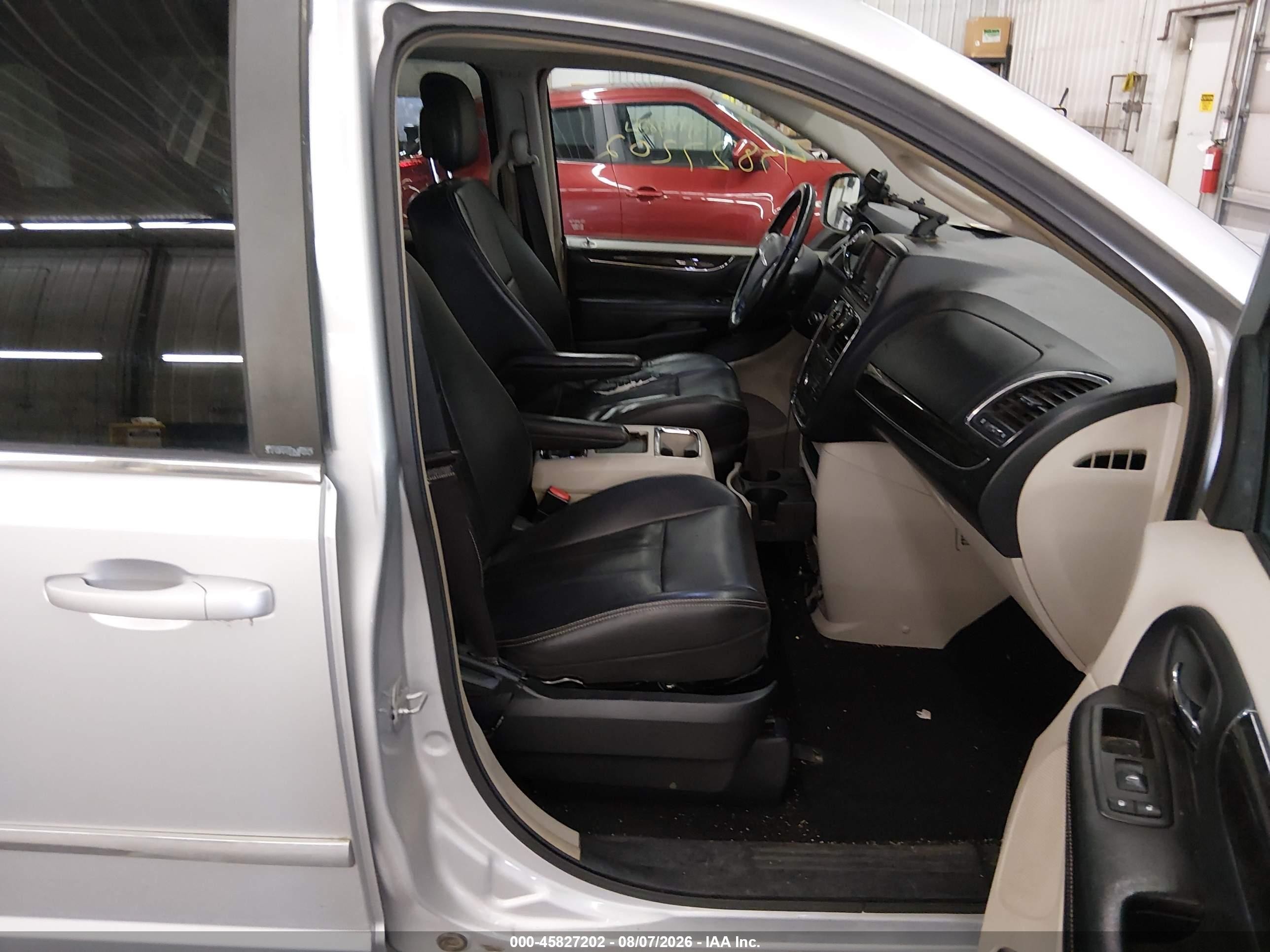 2012 Chrysler Town & Country Touring Silver vin: 2C4RC1BG7CR375330