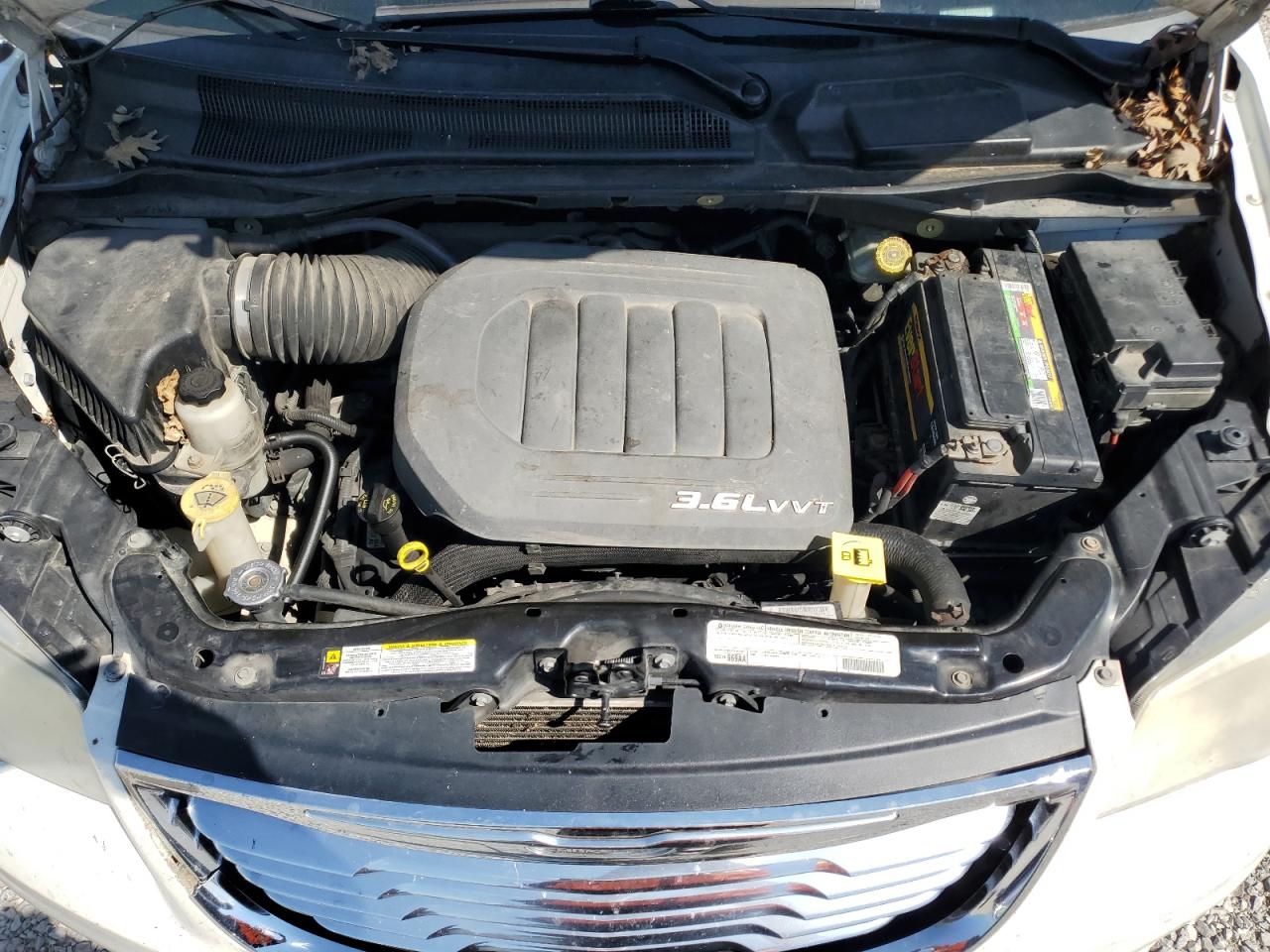 2012 Chrysler Town & Country Touring White vin: 2C4RC1BG7CR382178