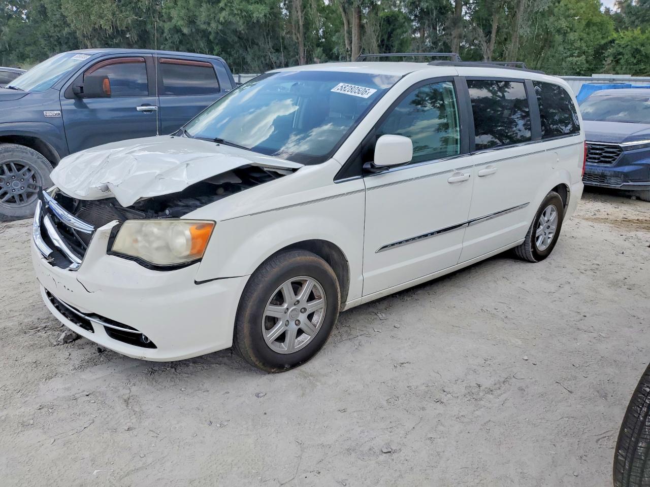 2013 Chrysler Town & Country Touring Silver vin: 2C4RC1BG7DR503518