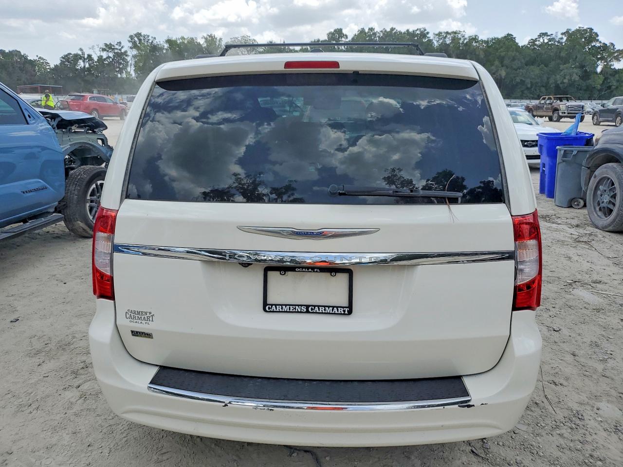 2013 Chrysler Town & Country Touring Silver vin: 2C4RC1BG7DR503518