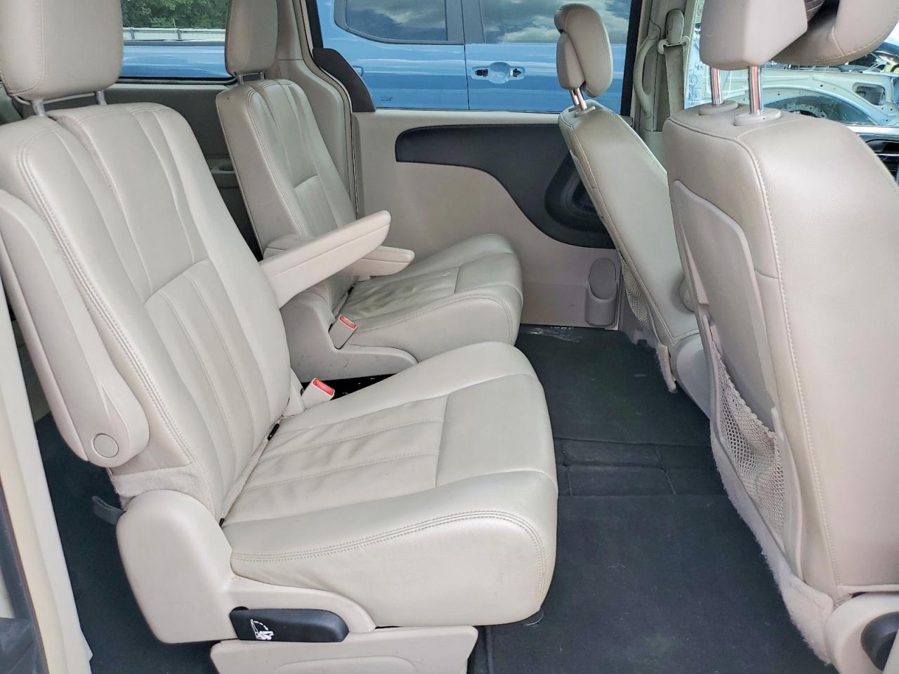 2013 Chrysler Town & Country Touring Silver vin: 2C4RC1BG7DR503518